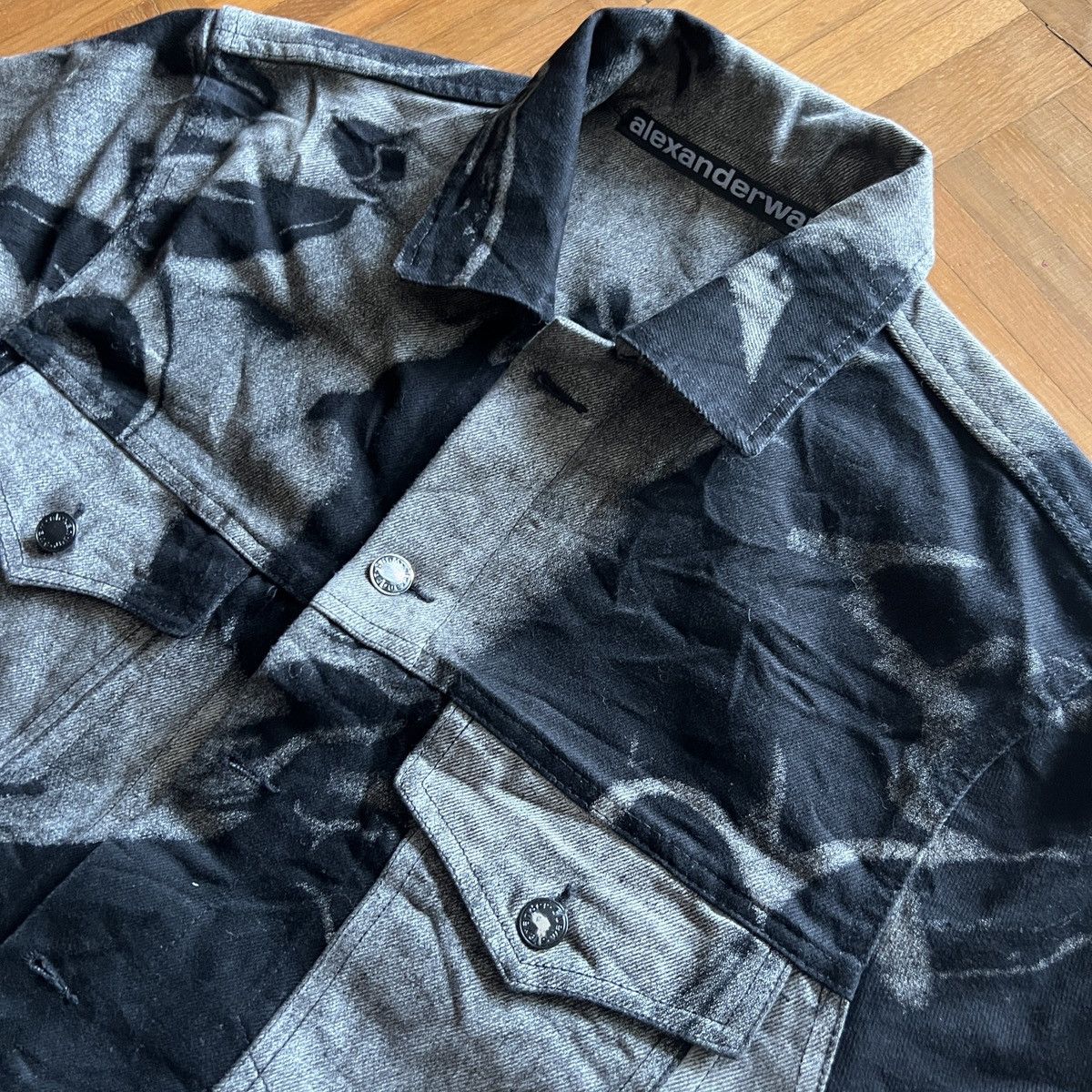 Alexander Wang Alexander wang smoke denim jacket sz. S Size US M / EU 48-50 / 2 - 2 Thumbnail