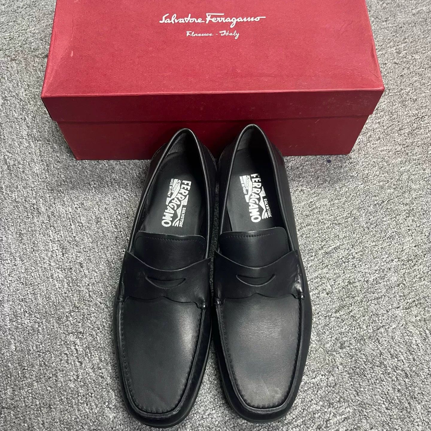 Salvatore Ferragamo Ferragamo Black Leather Appliqué Slip-On Loafers Size US 9 / EU 42 - 3 Thumbnail
