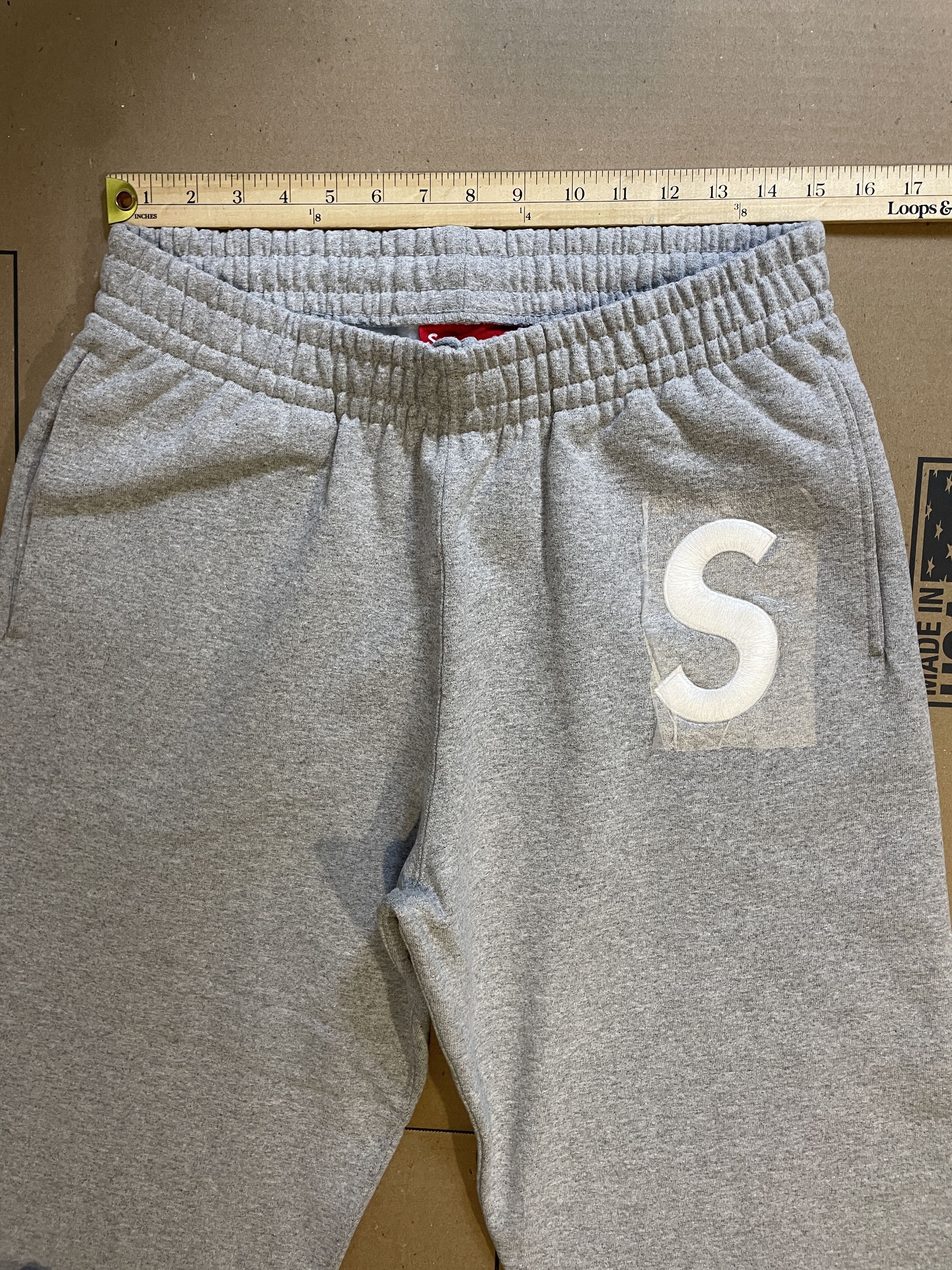 Supreme S LOGO SWEATPANTS SMALL Size US 30 / EU 46 - 7 Thumbnail