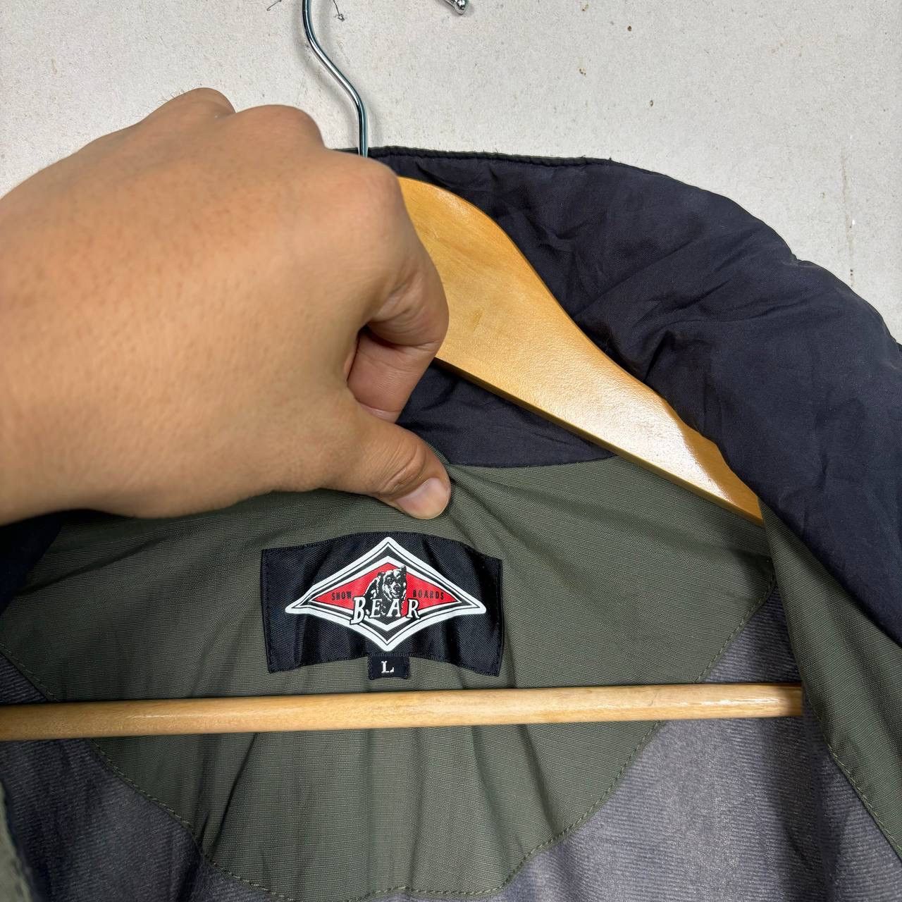 Japanese Brand Vintage Bear Light Jacket Army Green Size US L / EU 52-54 / 3 - 10 Thumbnail