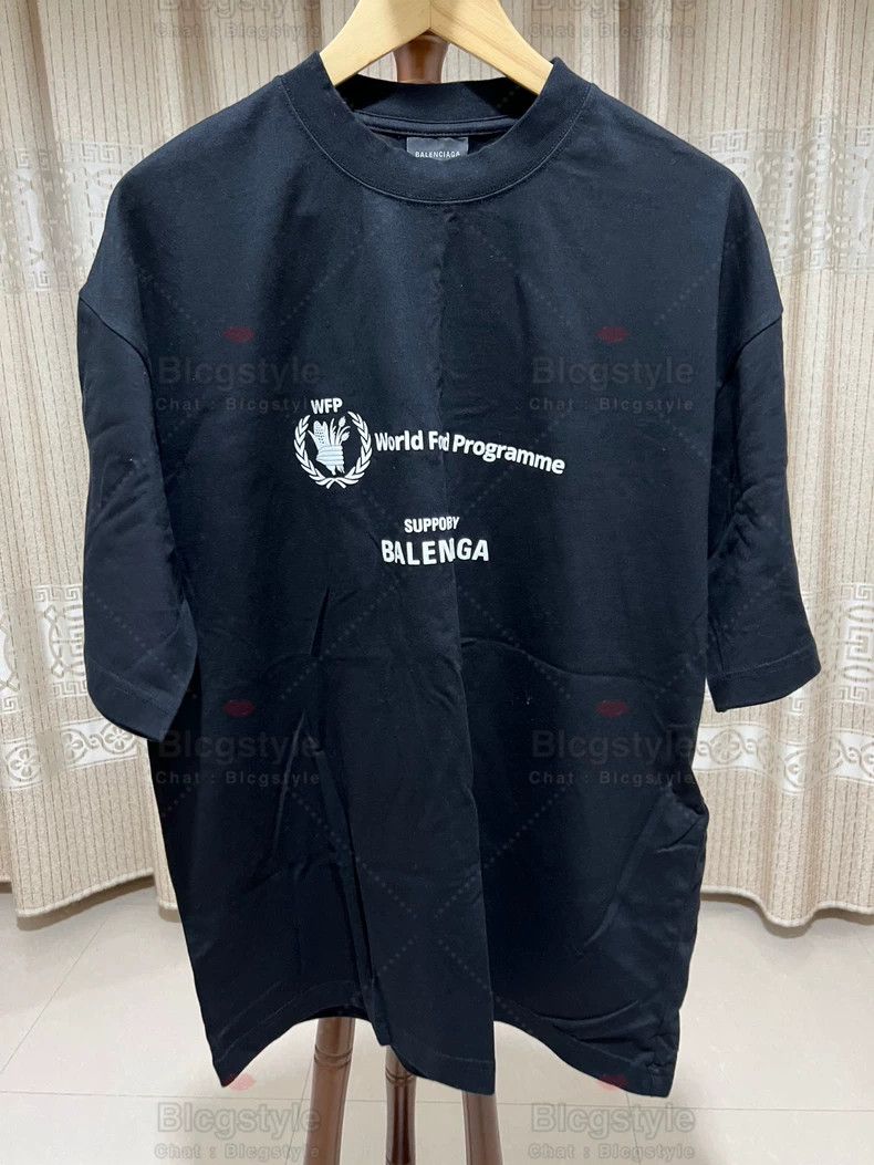 Balenciaga Balenciaga World Food Programme Logo Short Sleeve T-Shirt Size US M / EU 48-50 / 2 - 1 Thumbnail