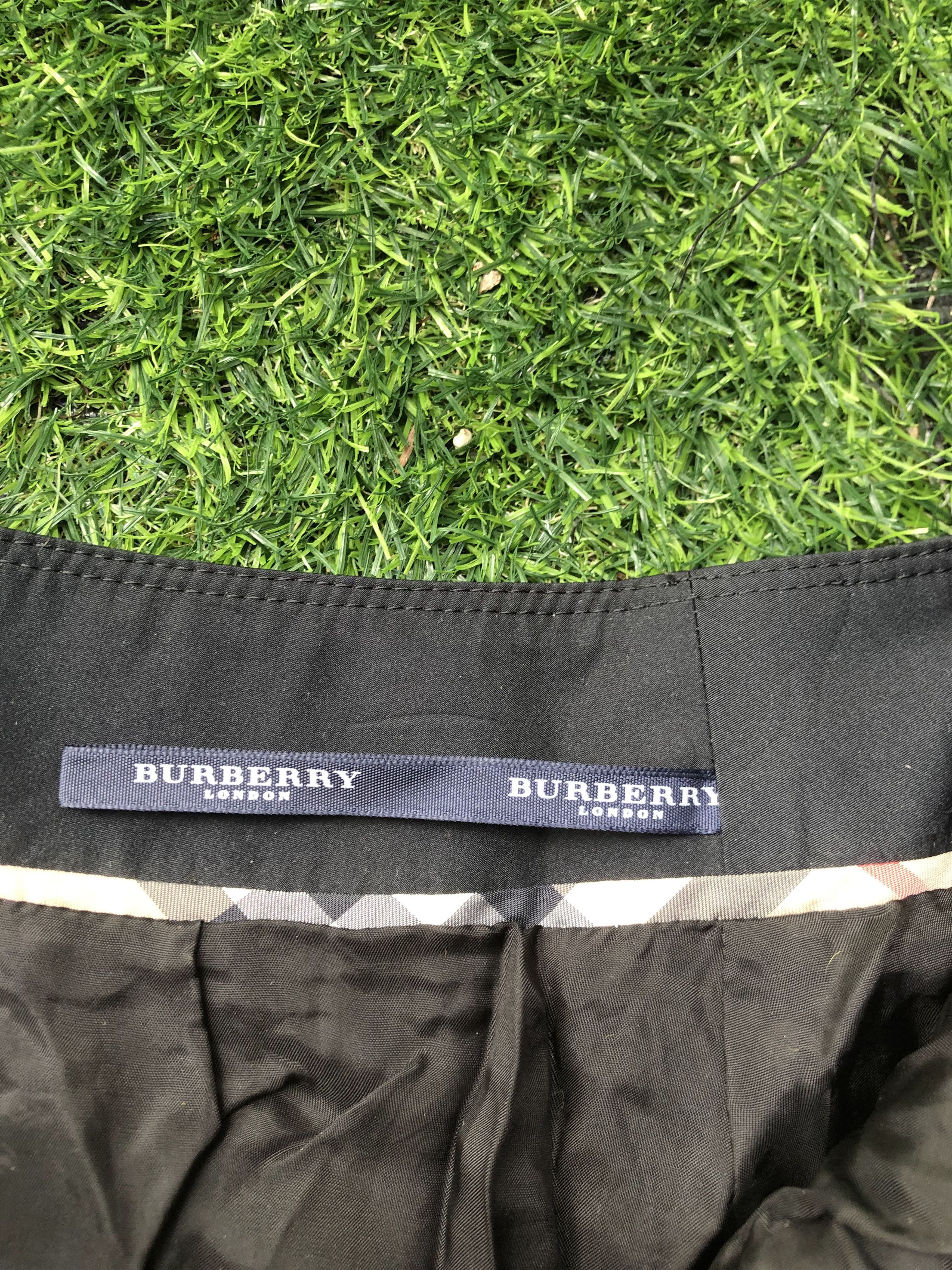 Burberry Burberry Skirt (P013) Size 28" / US 6 / IT 42 - 4 Thumbnail