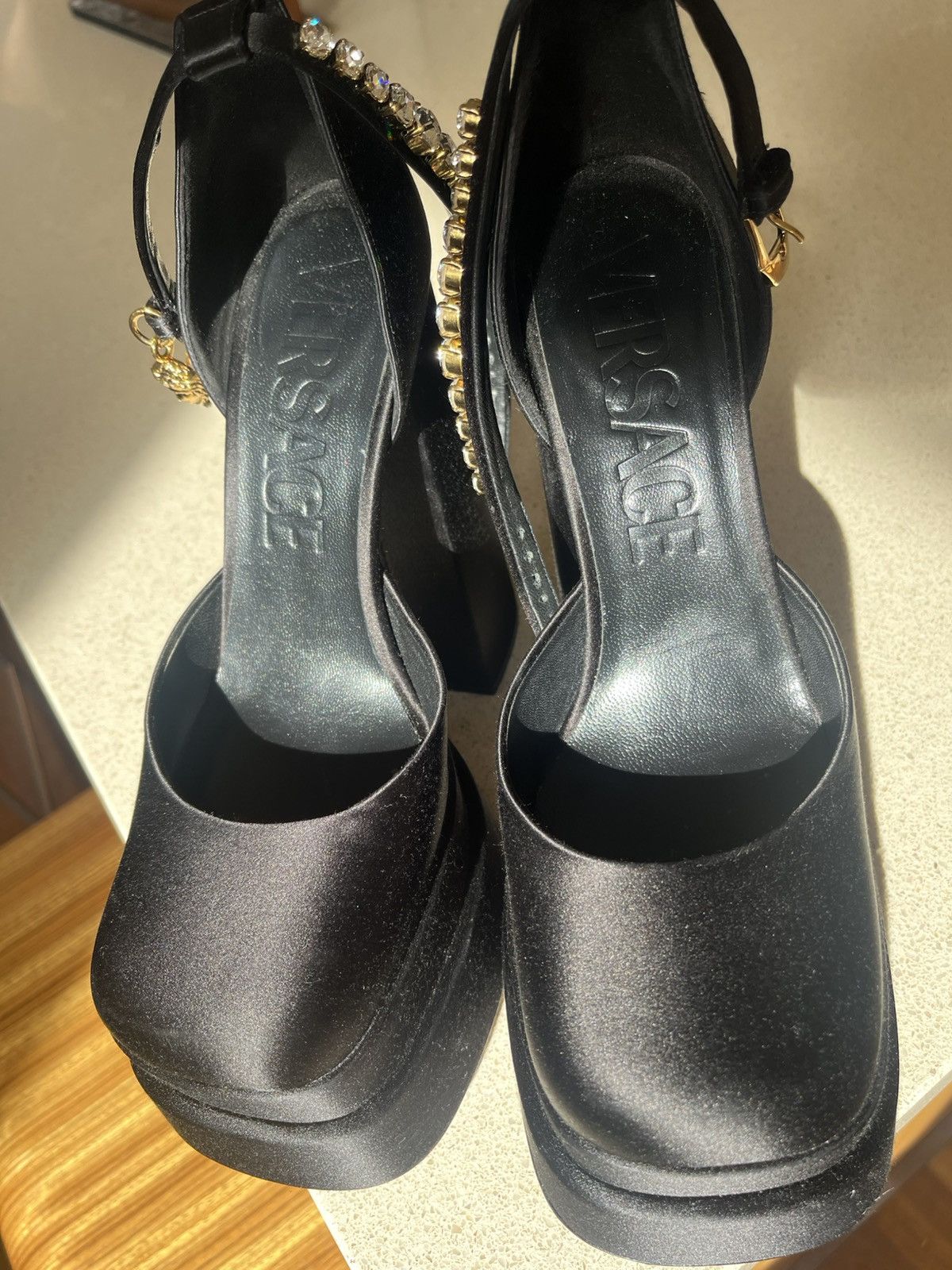 Versace Versace Medusa Aevitas Platform pumps Size US 8 / IT 38 - 7 Thumbnail