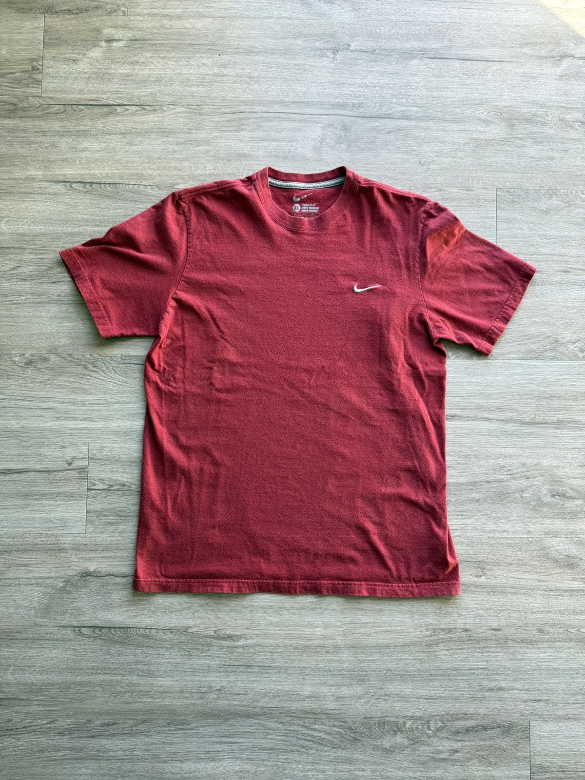 Nike Vintage Nike Swoosh T Shirt Size US XL / EU 56 / 4 - 1 Thumbnail