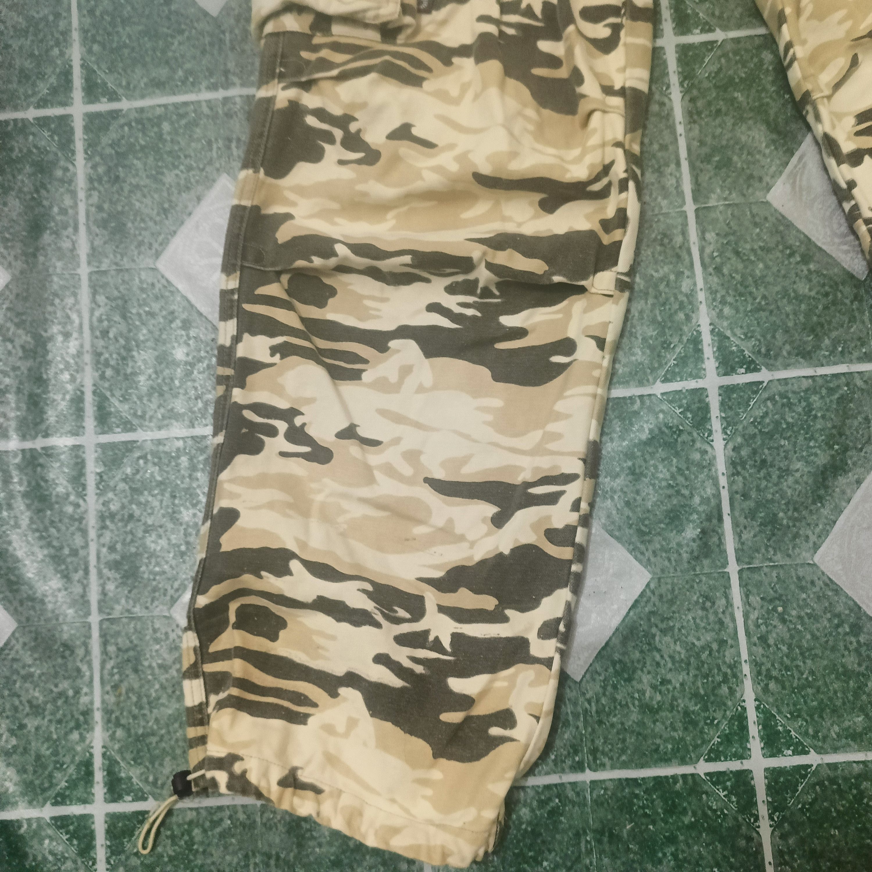Japanese Brand Rare Japanese Akademiks Safety Camouflage Cargo Pants Size US 35 - 7 Thumbnail