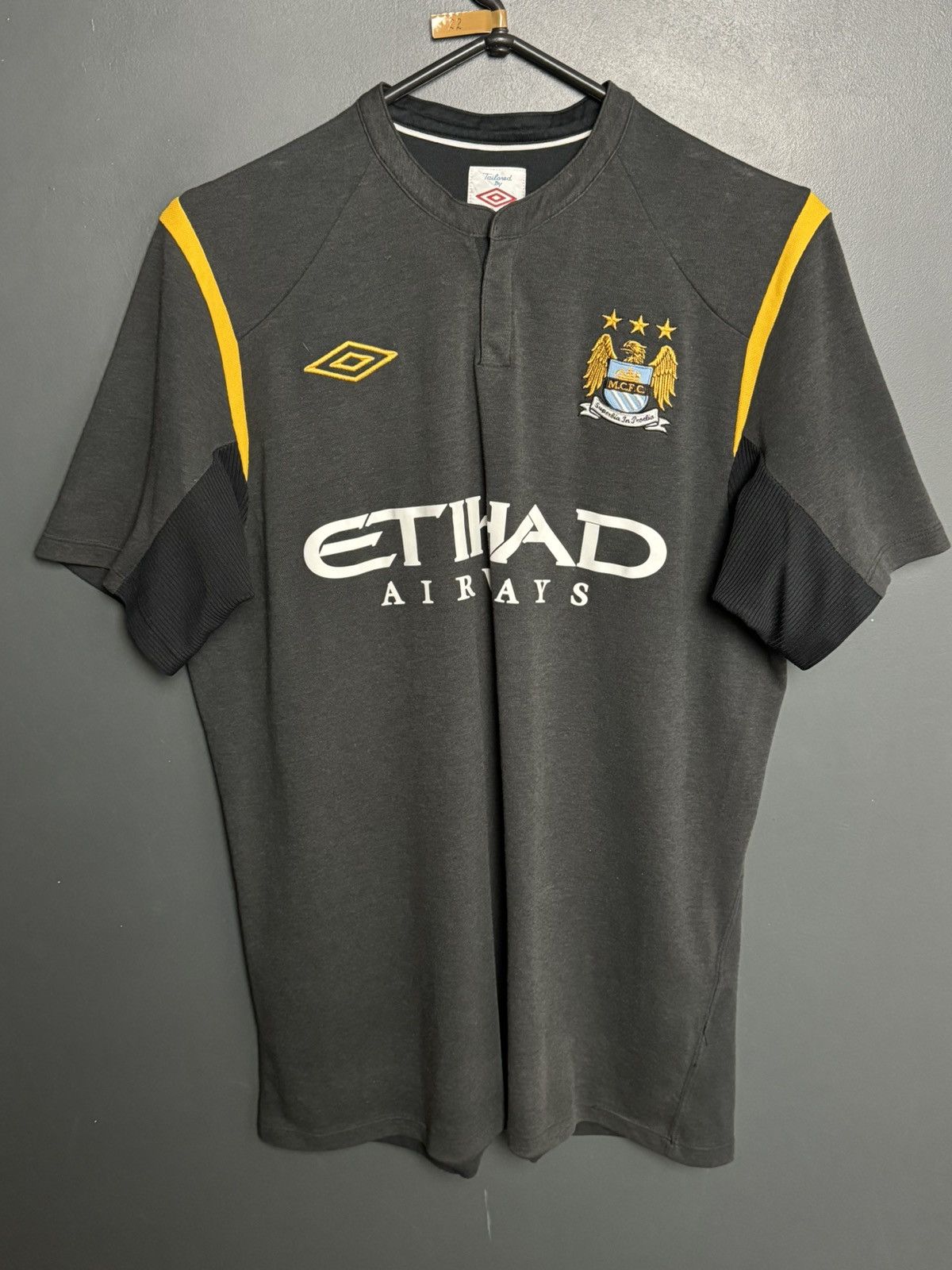 Umbro Manchester City 09/10 Away Ireland Football Jersey Size US L / EU 52-54 / 3 - 2 Thumbnail
