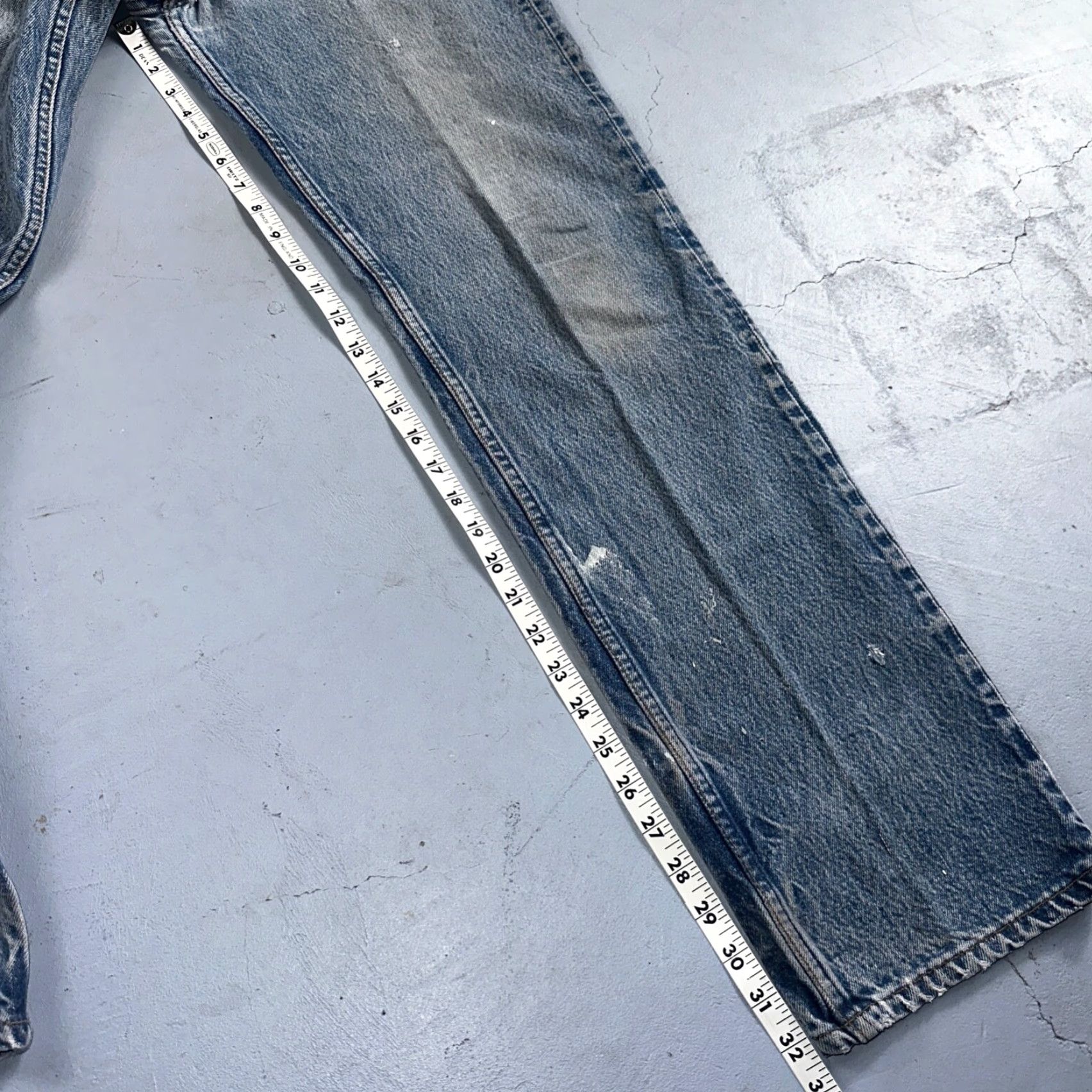 Levi's VINTAGE Levi's 501 Jeans 90s Straight Leg 33x36 Light Wash Mens Blue Cotton Denim 501 Series Size US 33 - 5 Thumbnail