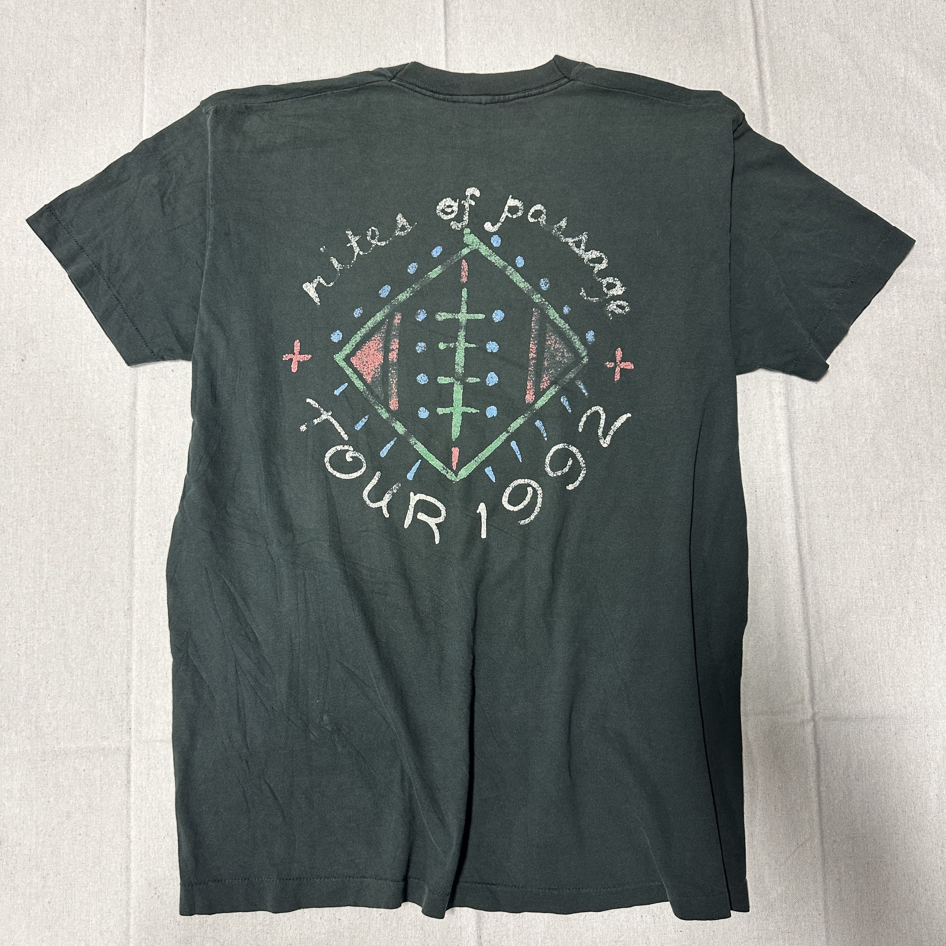 Indigo Vintage Indigo Girls 1992 Rites of Passage Tour Graphic T-Shirt Size L Size US L / EU 52-54 / 3 - 9 Thumbnail
