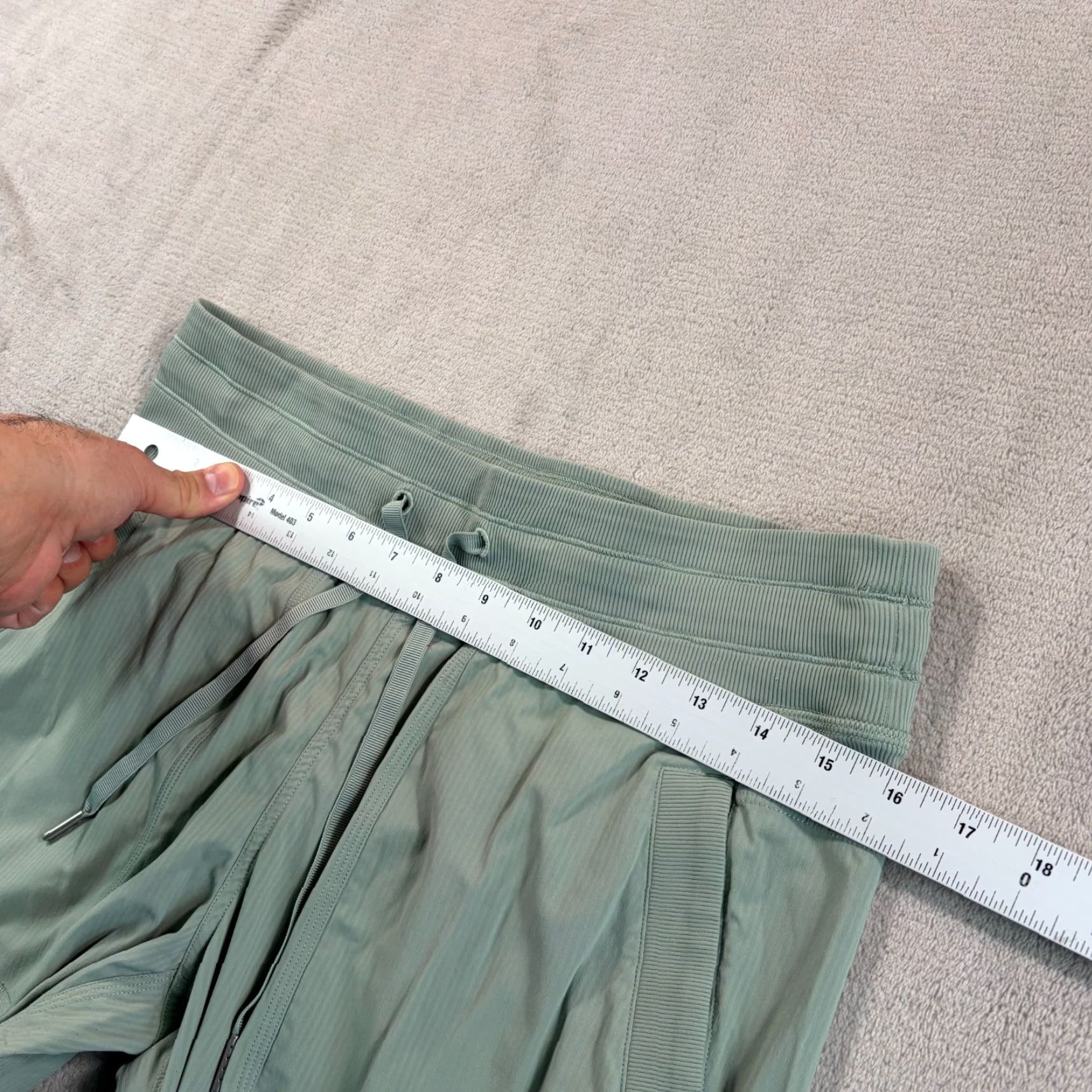 Lululemon VINTAGE Lululemon Dance Studio Pants Green 8 Women Regular Inseam 30" Drawstring Athleisure Dance Studio Fashion Sports Modern Designer Size 30" / US 8 / IT 44 - 6 Thumbnail