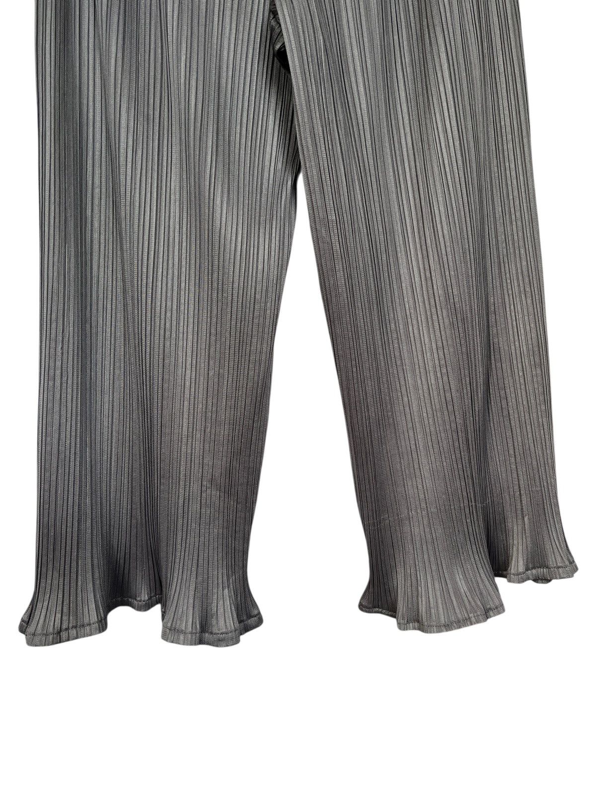 Pleats Please Issey Miyake 1990s Issey Miyake Pleats Please Pants Size 30" / US 8 / IT 44 - 2 Thumbnail