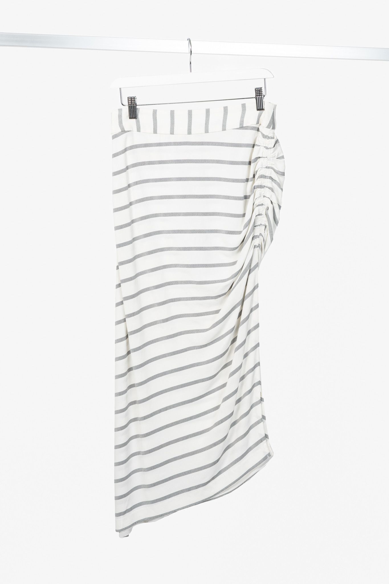 SMYTHE Smythe White & Black Diagonal Stripe Asymmetrical Midi Skirt Size 26" / US 2 / IT 38 - 1 Thumbnail