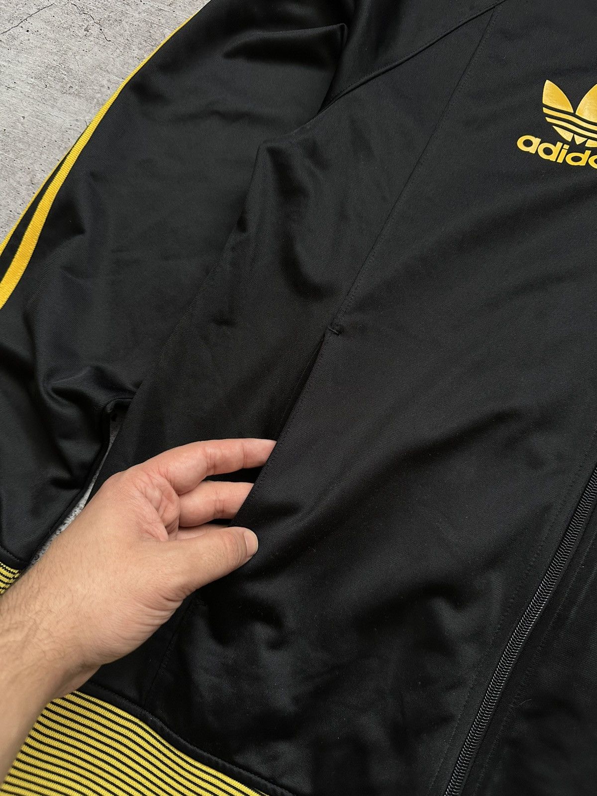Adidas Adidas LA Lakers 15 Time NBA World Champions Track Jacket Size US M / EU 48-50 / 2 - 8 Thumbnail