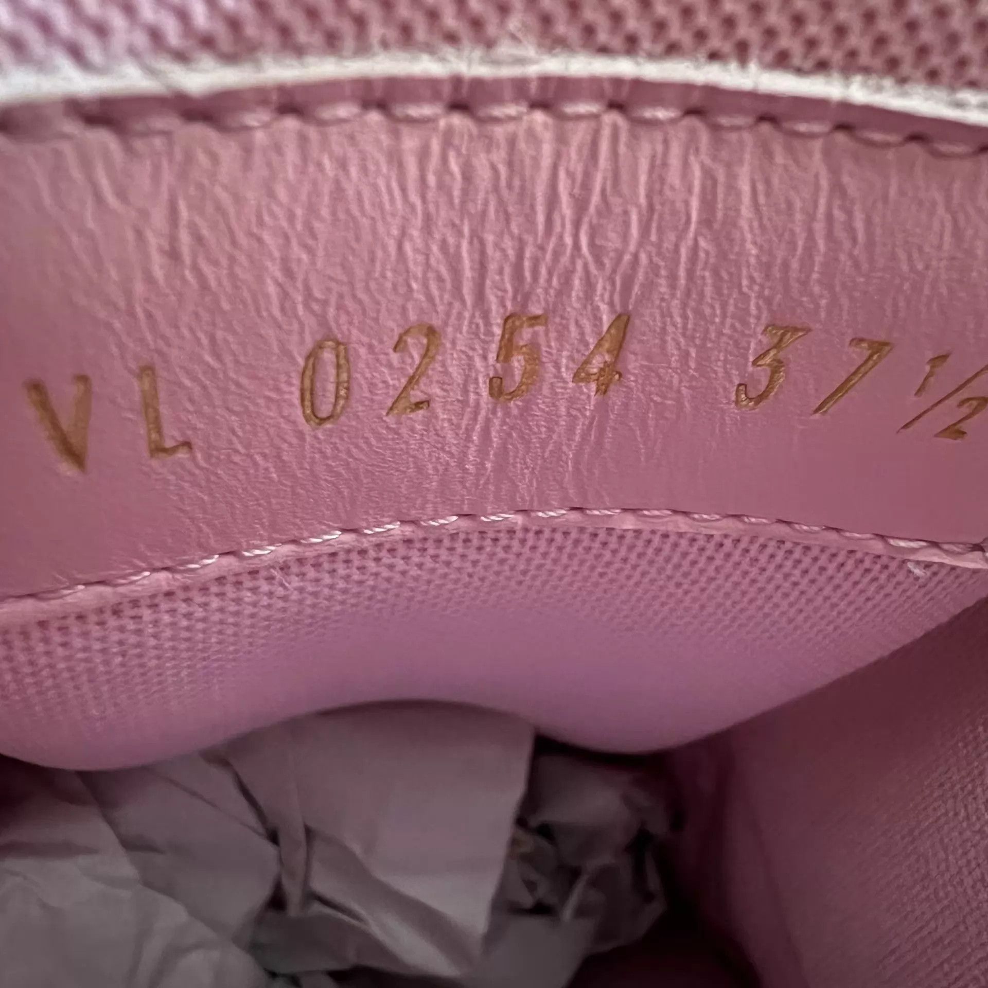 Louis Vuitton LV Trainer Maxi White & Pink 37.5 Size US 7 / IT 37 - 8 Thumbnail