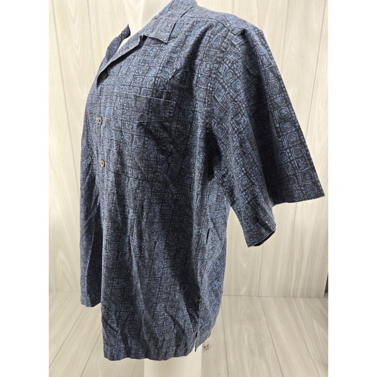Vintage VINTAGE L.L. Bean Shirt Mens Large Regular Blue Tile Patterned Tribal Heritage Hawaii Shirt Button-Up Short Sleeve Collared Cotton Plaid Size US L / EU 52-54 / 3 - 4 Thumbnail