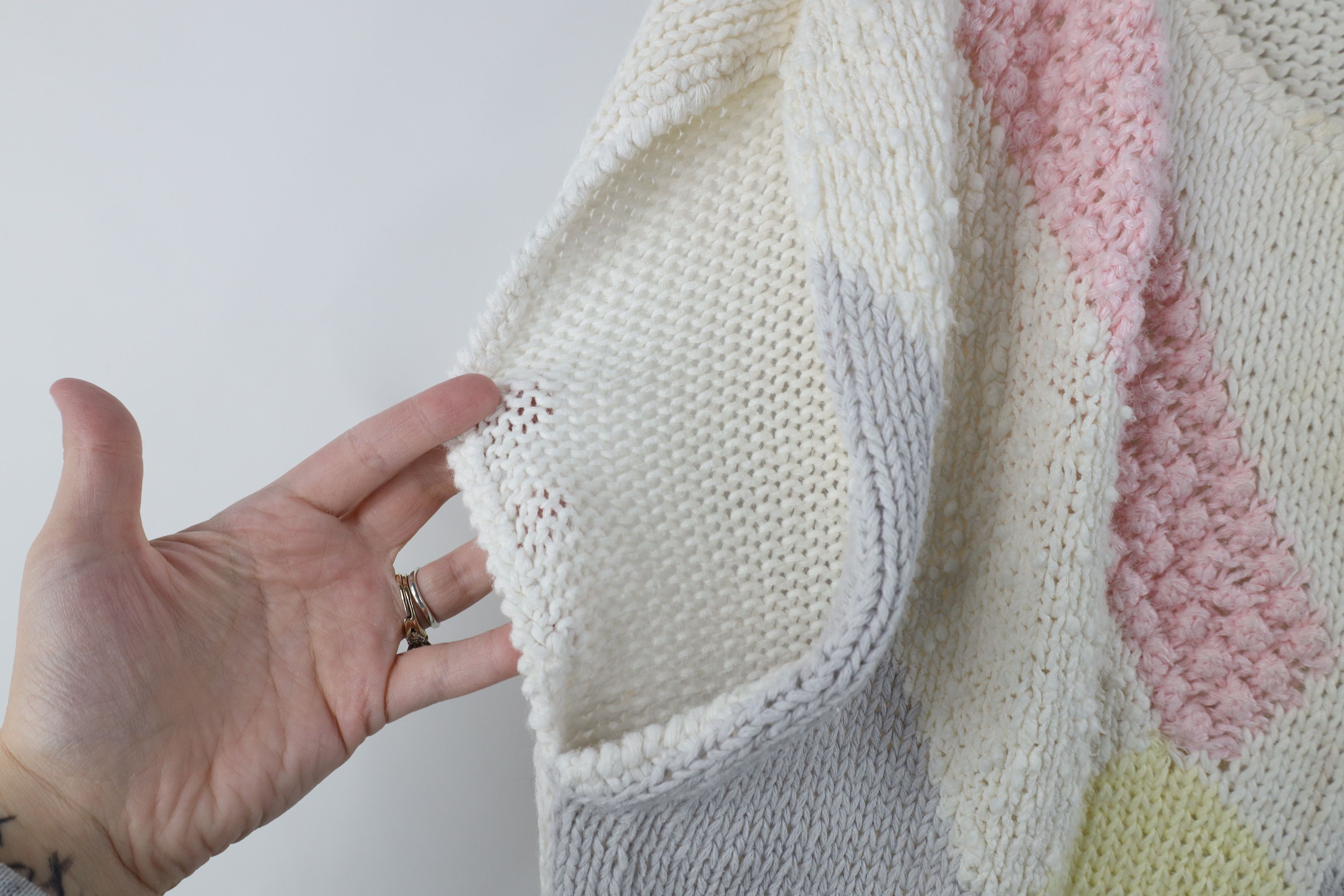 Vintage Vintage 80s Mid Mod Pastel Textured Knit Sweater Vest Size M / US 6-8 / IT 42-44 - 9 Thumbnail