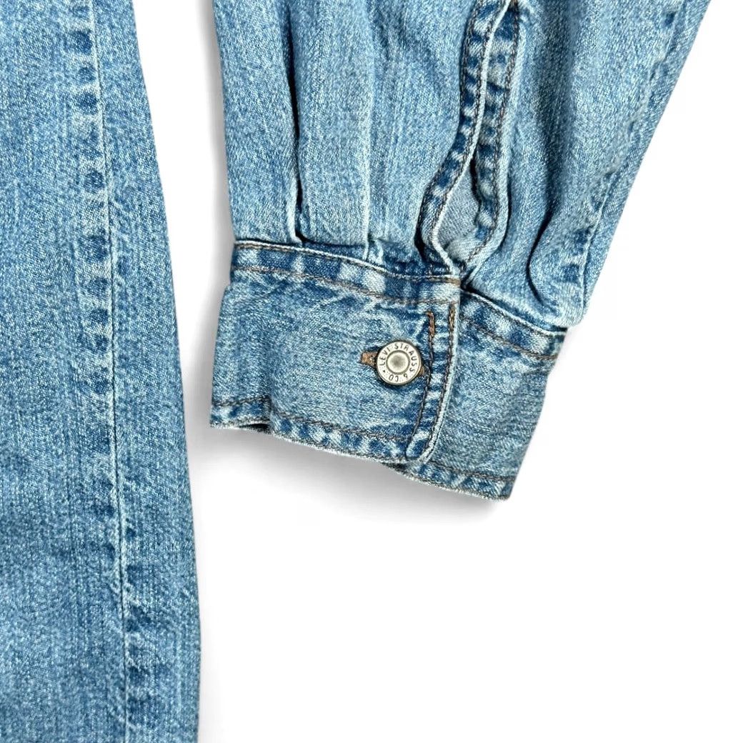Levi's VINTAGE Levi's Shirt Levi's Denim Shirt Adult Large Light Blue 90s Size US L / EU 52-54 / 3 - 6 Thumbnail