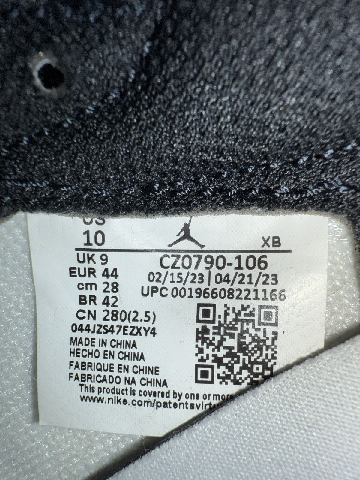 Jordan Brand × Nike Retro 1 Low OG Black Toe Size US 10 / EU 43 - 6 Thumbnail
