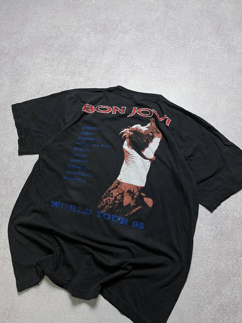 Band Tees × Bon Jovi × Vintage Vintage Bon Jovi World Tour 95' Graphic Tee Single Stich Size US L / EU 52-54 / 3 - 6 Thumbnail