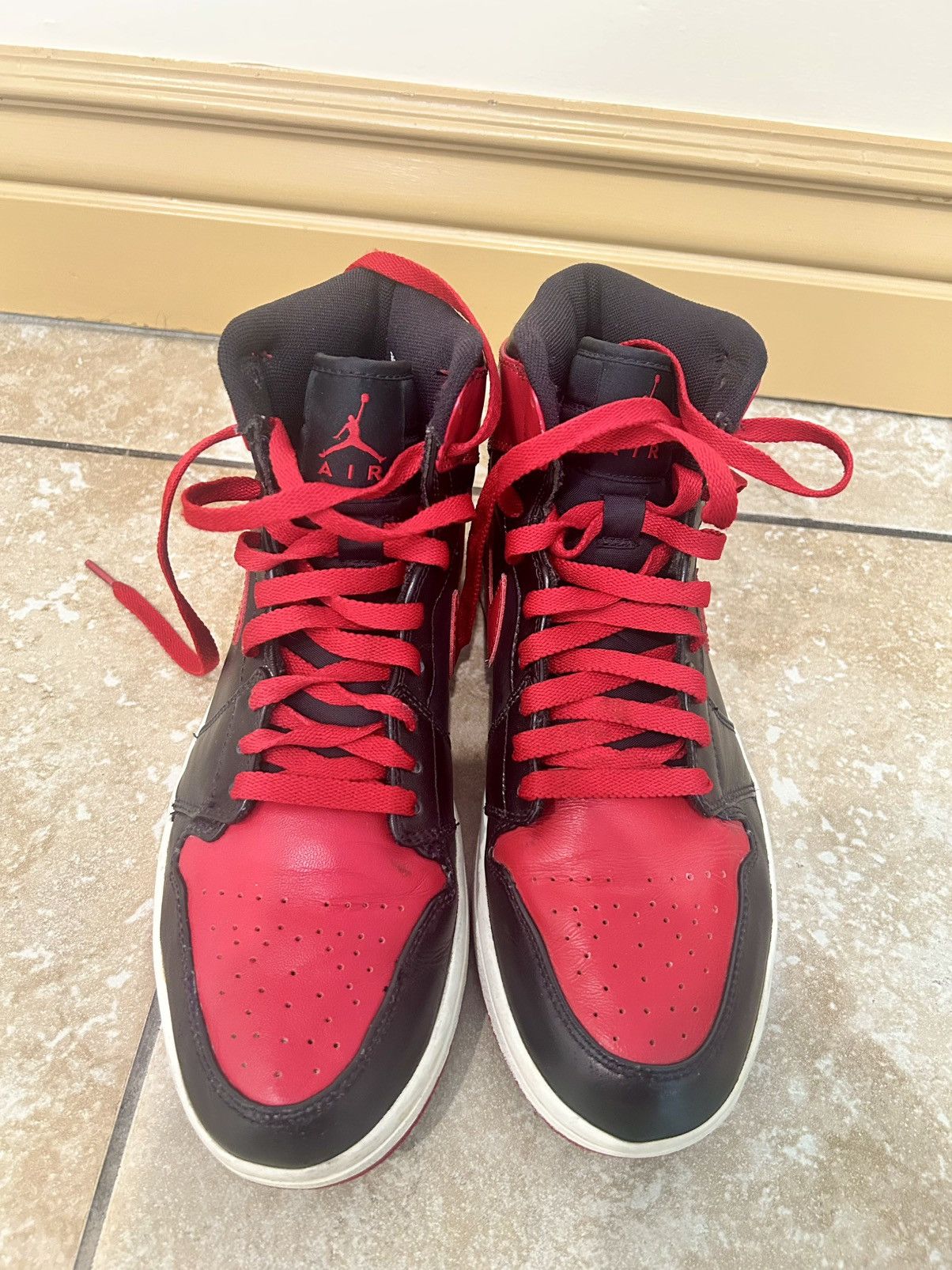 Air Jordan 1 Men's Size 8.5 Retro High OG 2009 Bred BlackRED