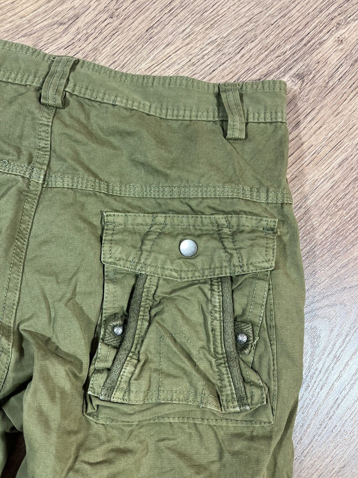 Japanese Brand Vintage Multi pocket Cargo Pants Size US 31 - 19 Thumbnail