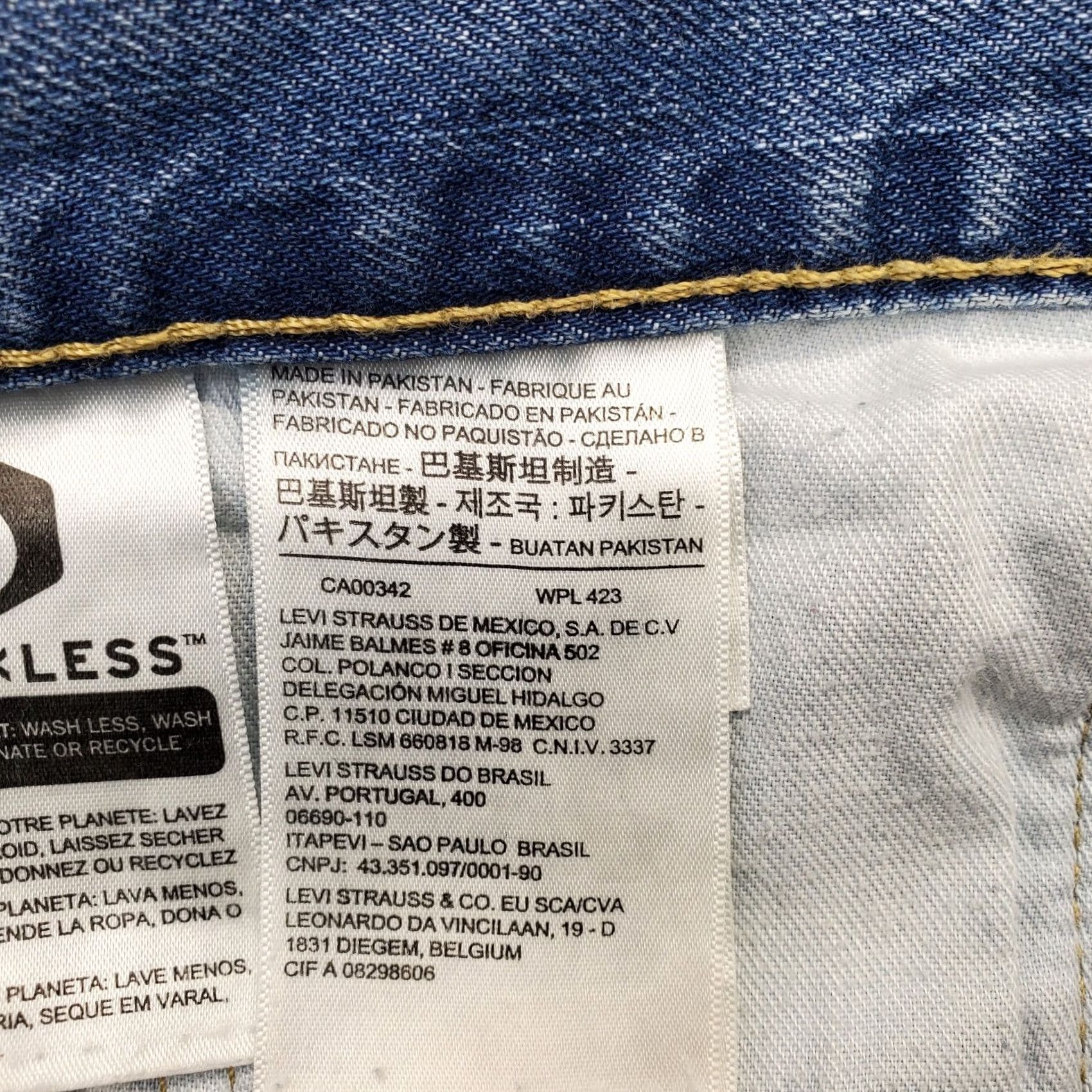 Levi's Levi's Jeans Mens 38x32 Blue Straight Fit Medium Wash Red Tab Faded Mid Rise Jeans Mens 38 Blue Straight 5-Pocket Denim Regular Fit 500 Series Size US 38 / EU 54 - 7 Thumbnail