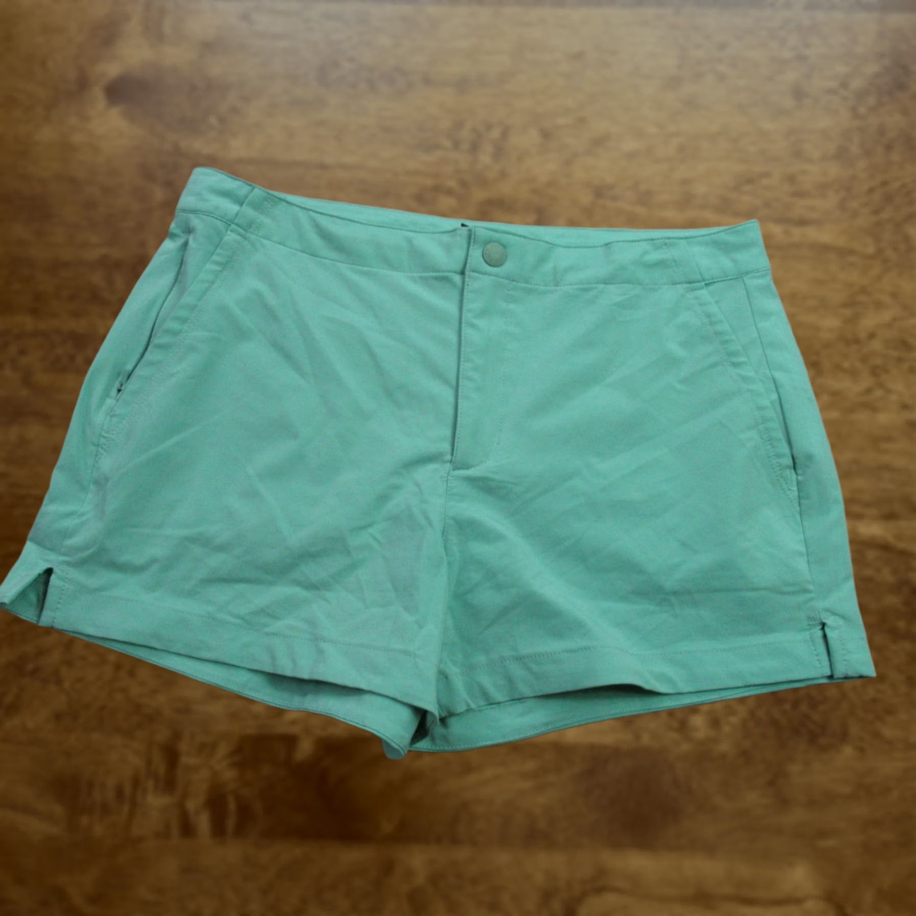 The North Face VINTAGE North Face Shorts Womens 12 Casual Chino Pockets Lightweight Green Size 34" / US 12 / IT 48 - 1 Thumbnail
