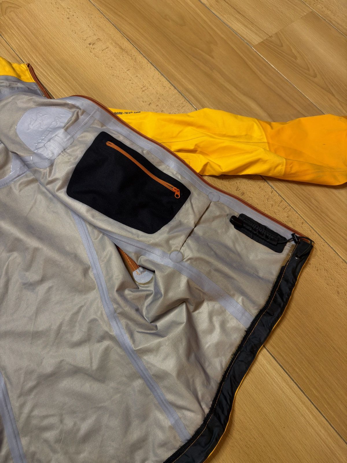 Arc'teryx Arcteryx women ski jacket gore tex Size S / US 4 / IT 40 - 13 Thumbnail
