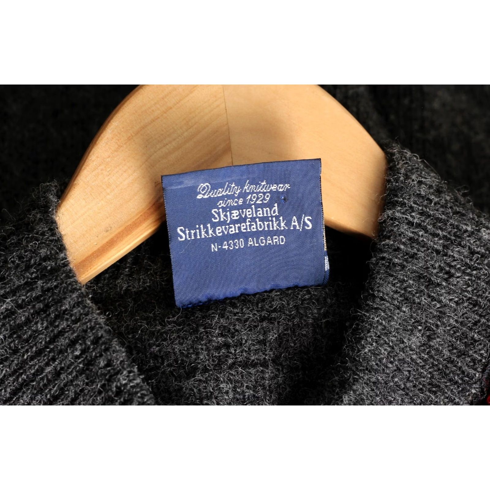 Vintage VINTAGE SKJAEVELAND Nordic Norway Wool Knit Jumper Sweater Men XXL Grey Knit Wool Fair Isle Pullover Jumper 2XL Mens Vintage Classic 90s VR2867 Size US XXL / EU 58 / 5 - 6 Thumbnail