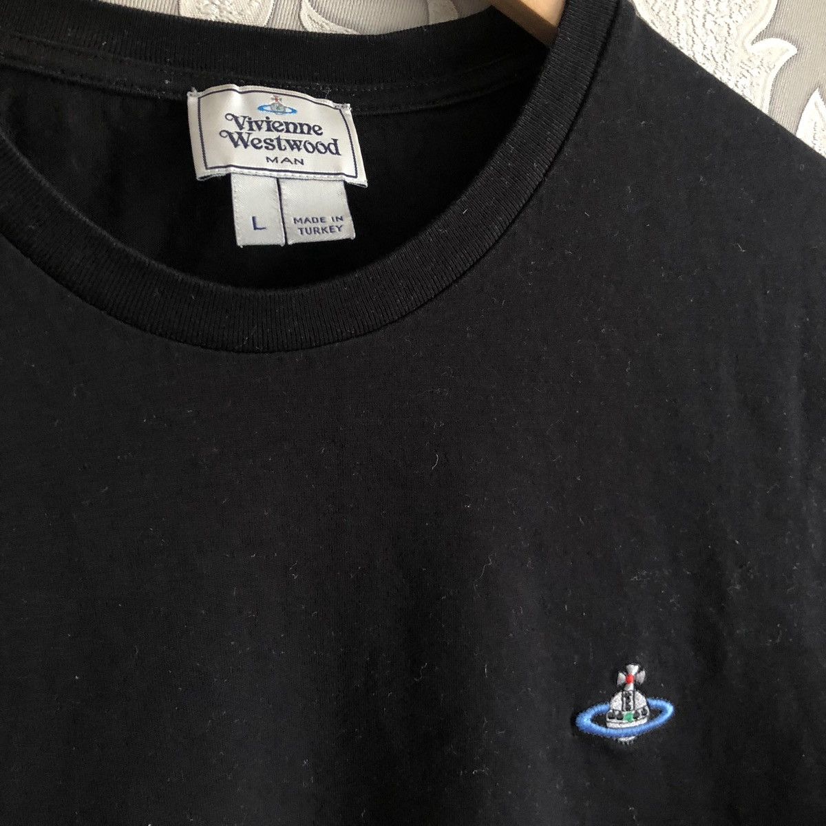 Vivienne Westwood Vivienne Westwood black t shirt logo orb size L Size US L / EU 52-54 / 3 - 3 Thumbnail