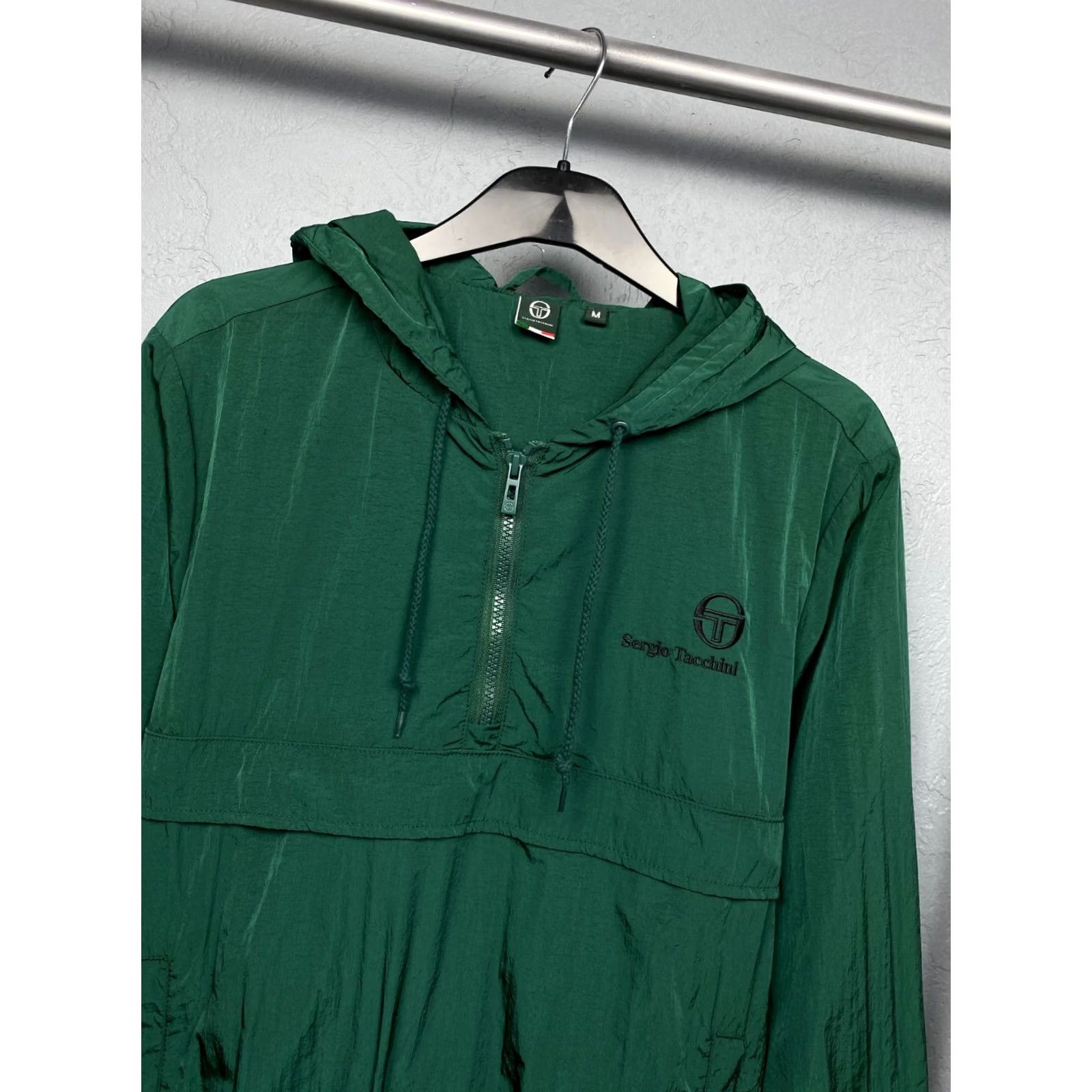 Sergio Tacchini Sergio Tacchini Mens Nylon Anorak Jacket M Green Windbreaker Lightweight Royalty: Vintage? No -> Men Jacket Size US M / EU 48-50 / 2 - 2 Thumbnail