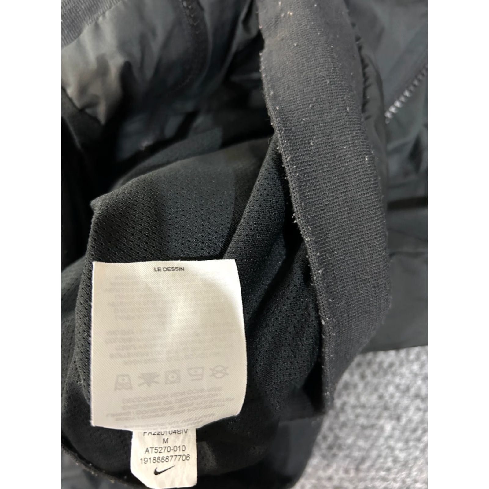 Nike Nike windbreaker jacket Mens M black lightweight hooded zip pockets Size US M / EU 48-50 / 2 - 7 Thumbnail