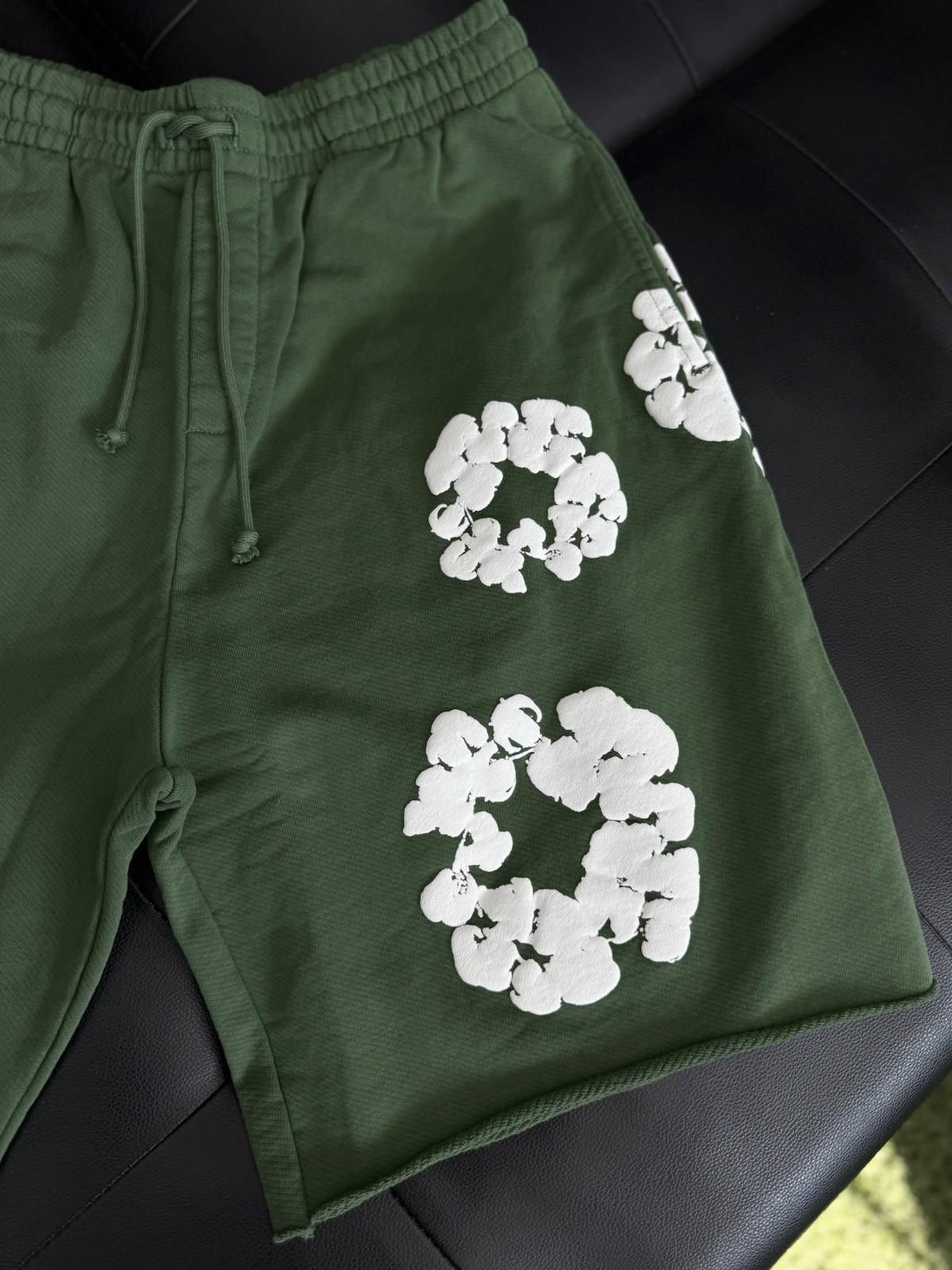 DENIM TEARS Denim Tears Cotton Wreath Shorts Green NEW 2025 Size Medium Size US 32 / EU 48 - 5 Thumbnail