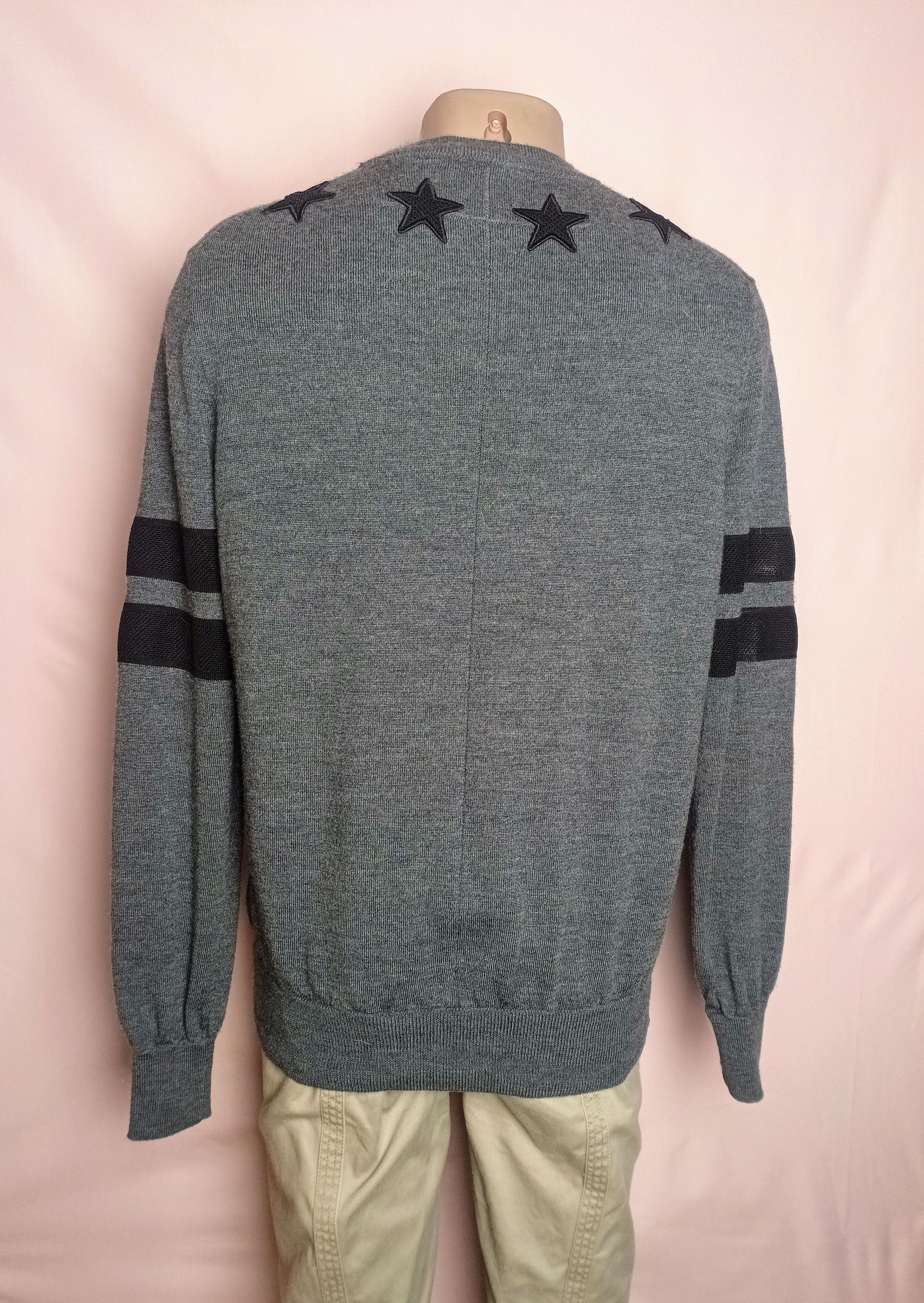 Givenchy Givenchy Grey Wool Star Embroidered Long Sleeve Sweater L Size US L / EU 52-54 / 3 - 3 Thumbnail