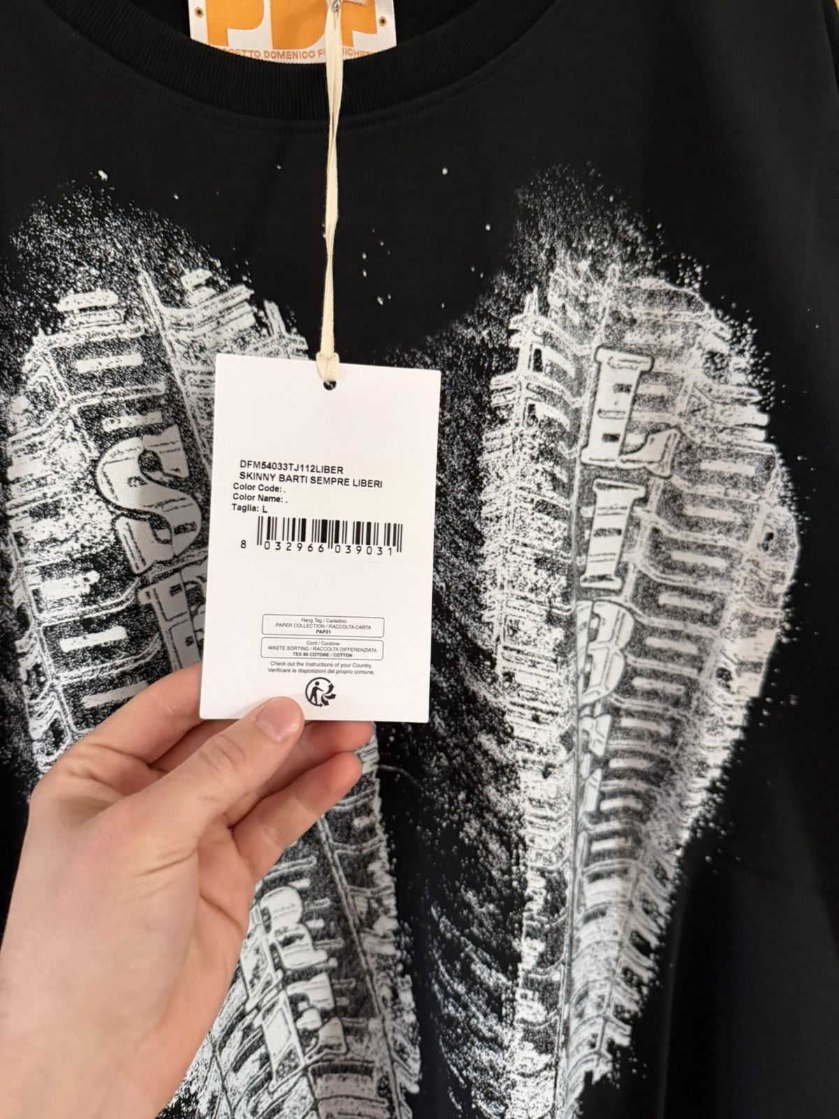 PDF PDF Channel SKINNY BARTI SEMPRE LIBERI Tshirt SS26 Size US L / EU 52-54 / 3 - 2 Thumbnail