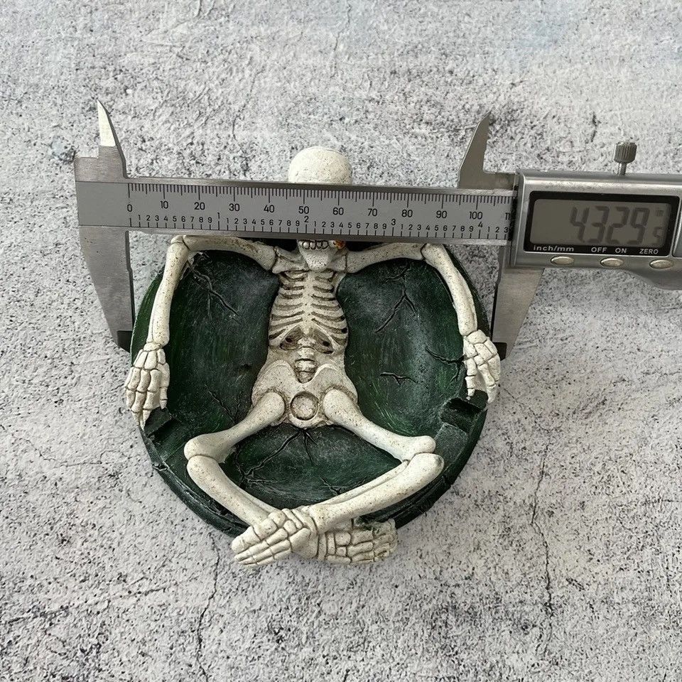 Vintage Funny Ashtray Cigarette Smoking Accessories Size ONE SIZE - 4 Thumbnail