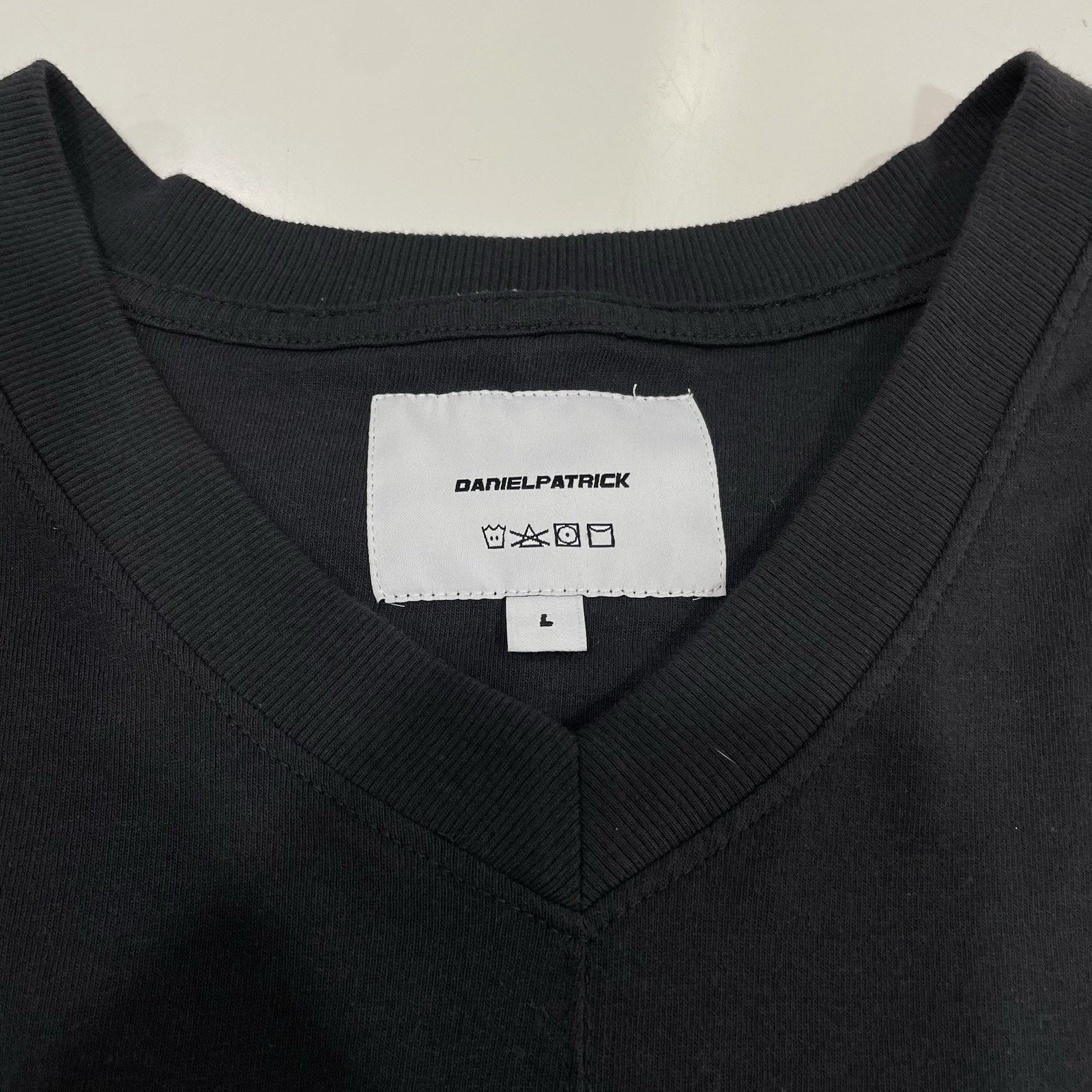 Daniel Andresen Daniel Patrick Men’s LA Designer Black Shirt Vneck Crosscut Size US L / EU 52-54 / 3 - 2 Thumbnail