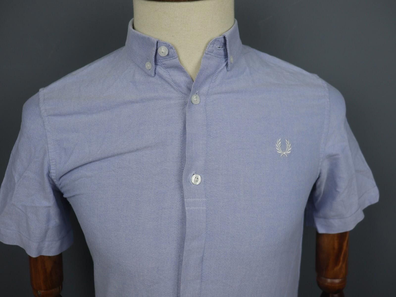 Fred Perry Fred Perry Blue Embroidered Button Down Shirt Size S Size US S / EU 44-46 / 1 - 2 Thumbnail