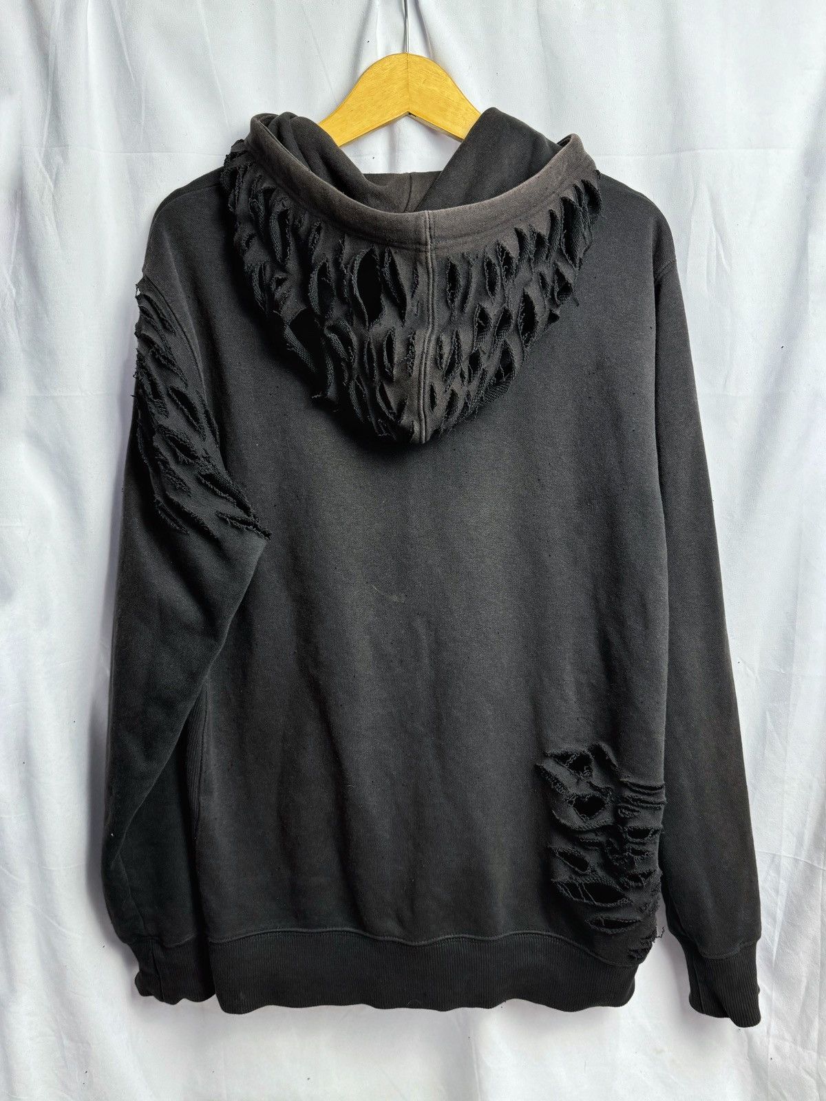 Beauty Beast Distressed Japanese Hoodie GU Black Faded lgb ifsix style Size US XL / EU 56 / 4 - 4 Thumbnail