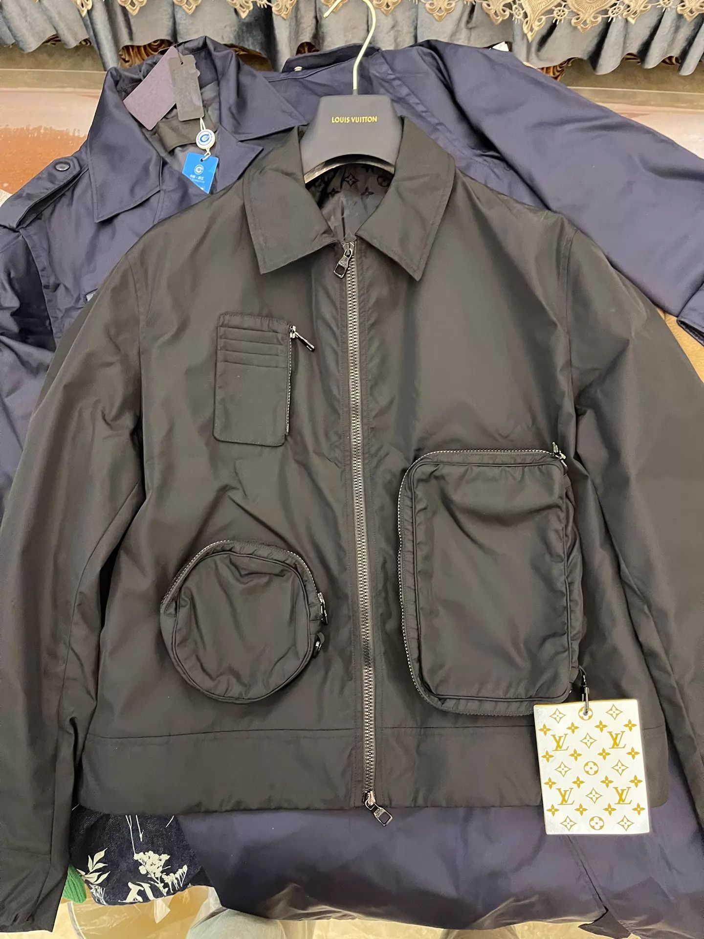Louis Vuitton Louis Vuitton Runway 3D Pockets Full Logo Lining Jacket 50 Size US M / EU 48-50 / 2 - 3 Thumbnail