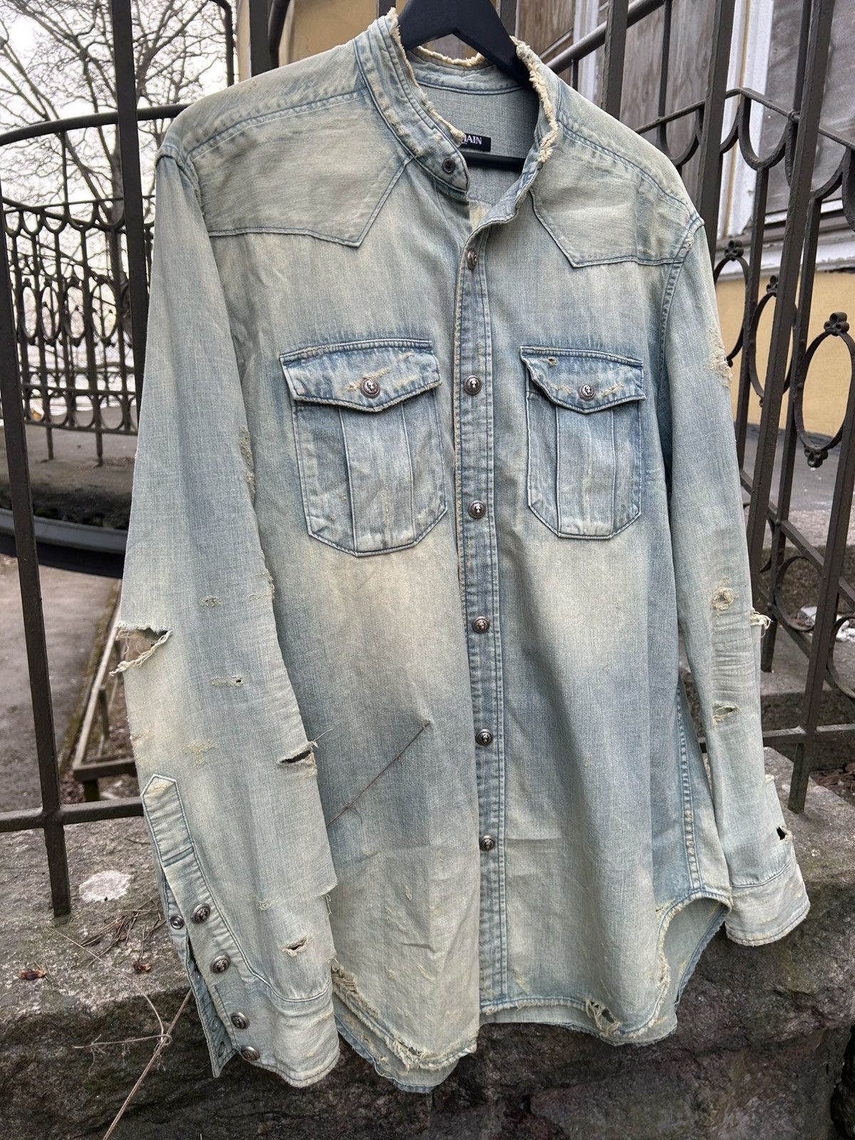 Balmain Balmain SS18 Distressed Denim Shirt Size US M / EU 48-50 / 2 - 1 Thumbnail