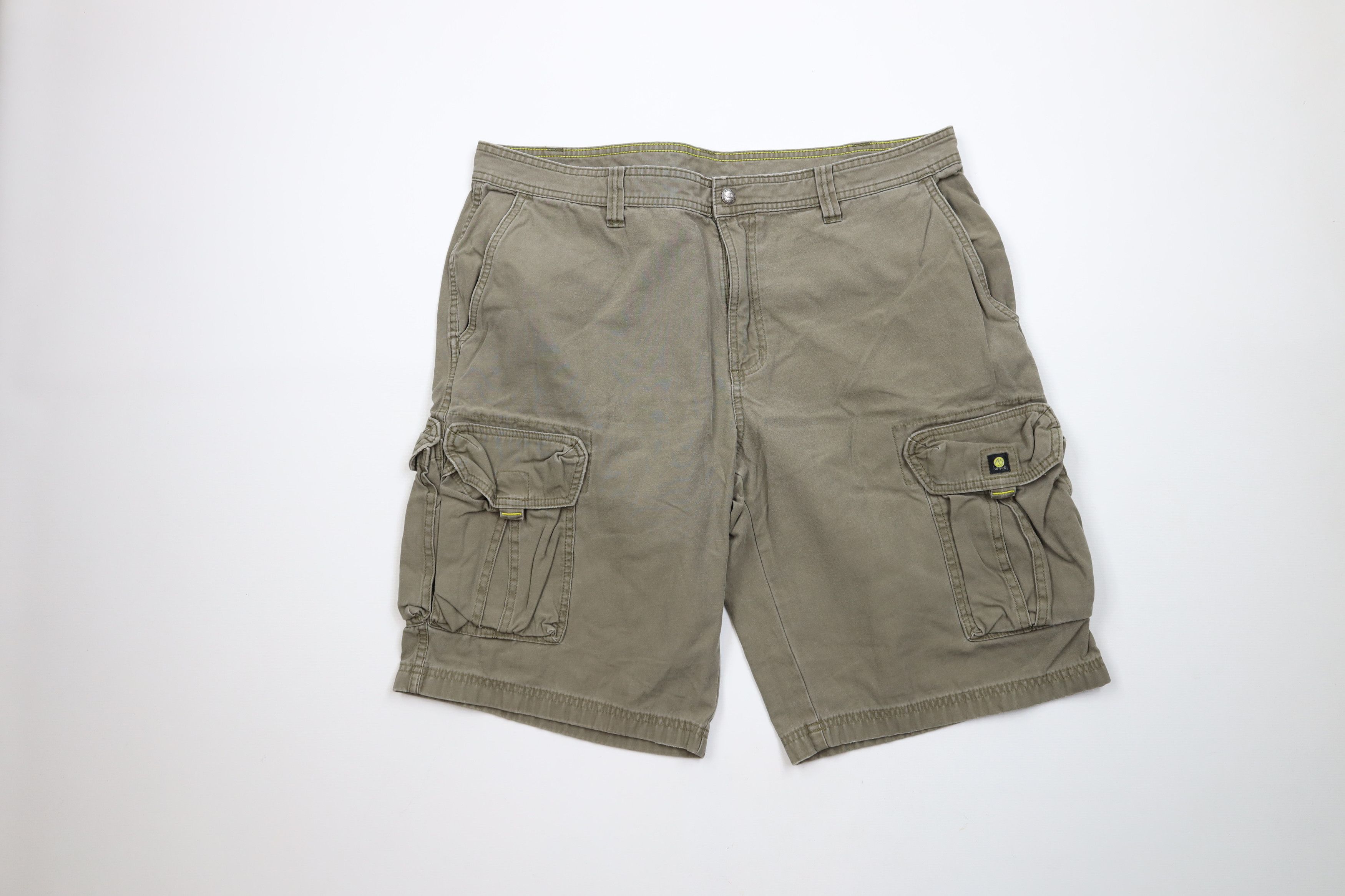 The North Face × Vintage Vintage The North Face Spell Baggy Fit Cargo Shorts Green Size US 38 / EU 54 - 1 Thumbnail