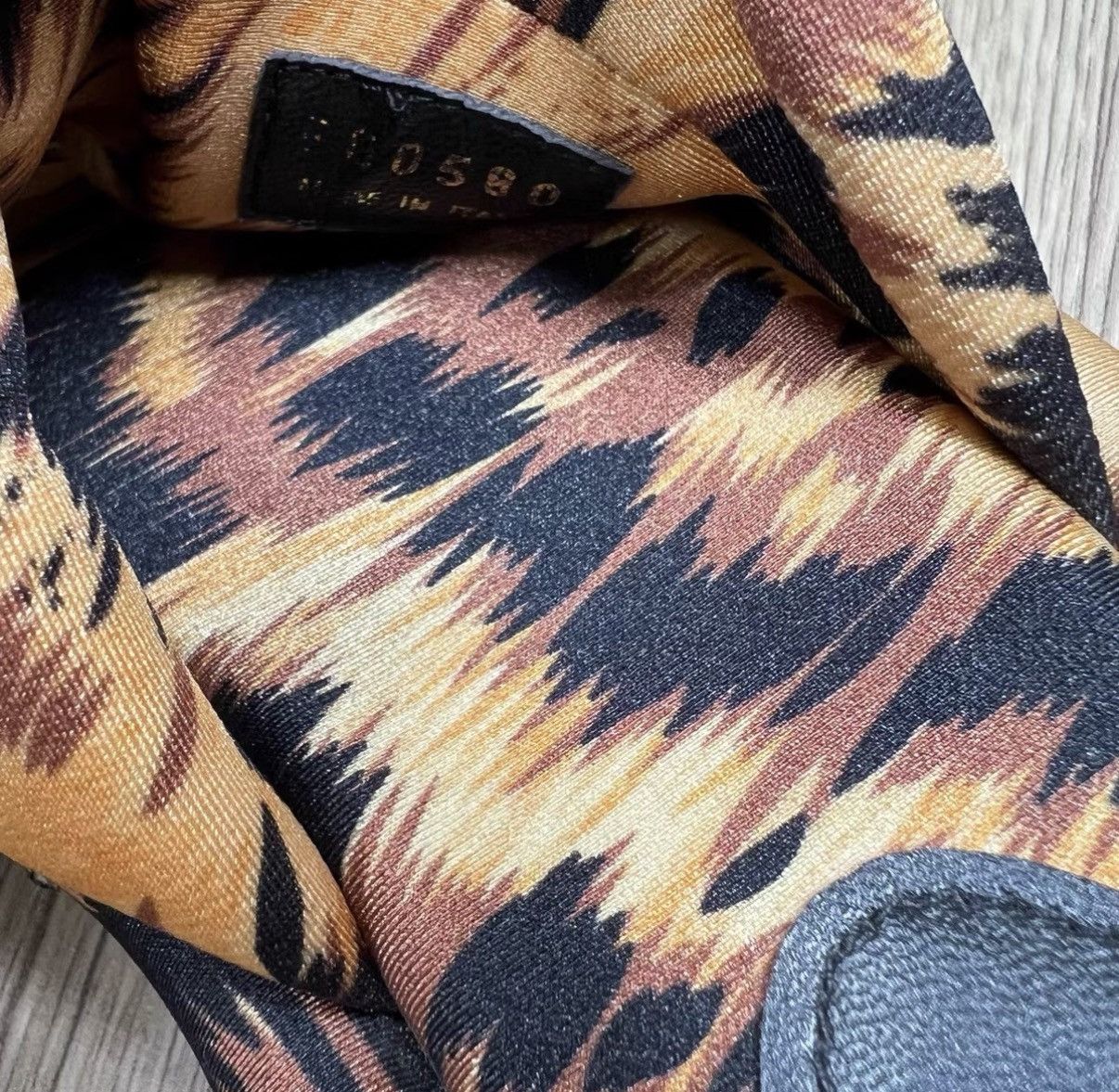 Balenciaga Balenciaga Black & Yellow Tiger Print Slippers J41 Size US 6 / IT 36 - 6 Thumbnail