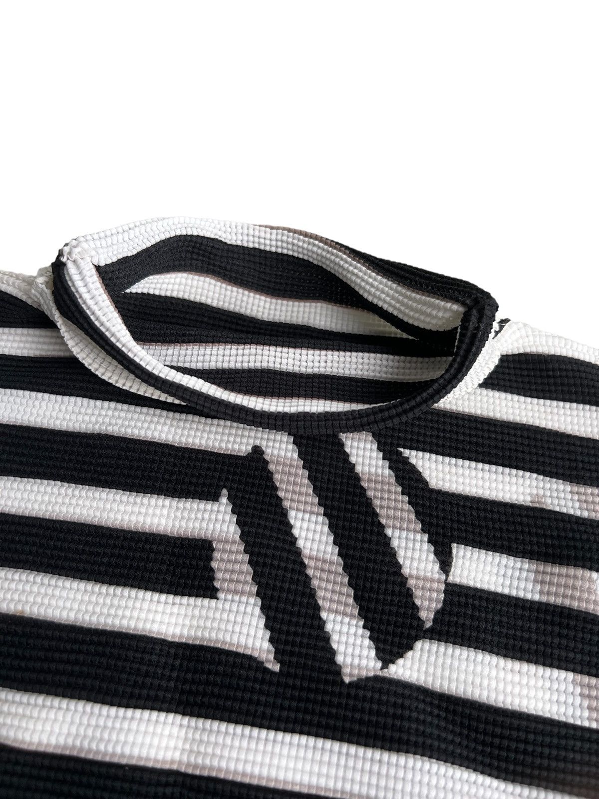 Issey Miyake Iconic Issey Miyake Me Pop Art Pleated Turtle Neck LS Shirt Size US M / EU 48-50 / 2 - 5 Thumbnail