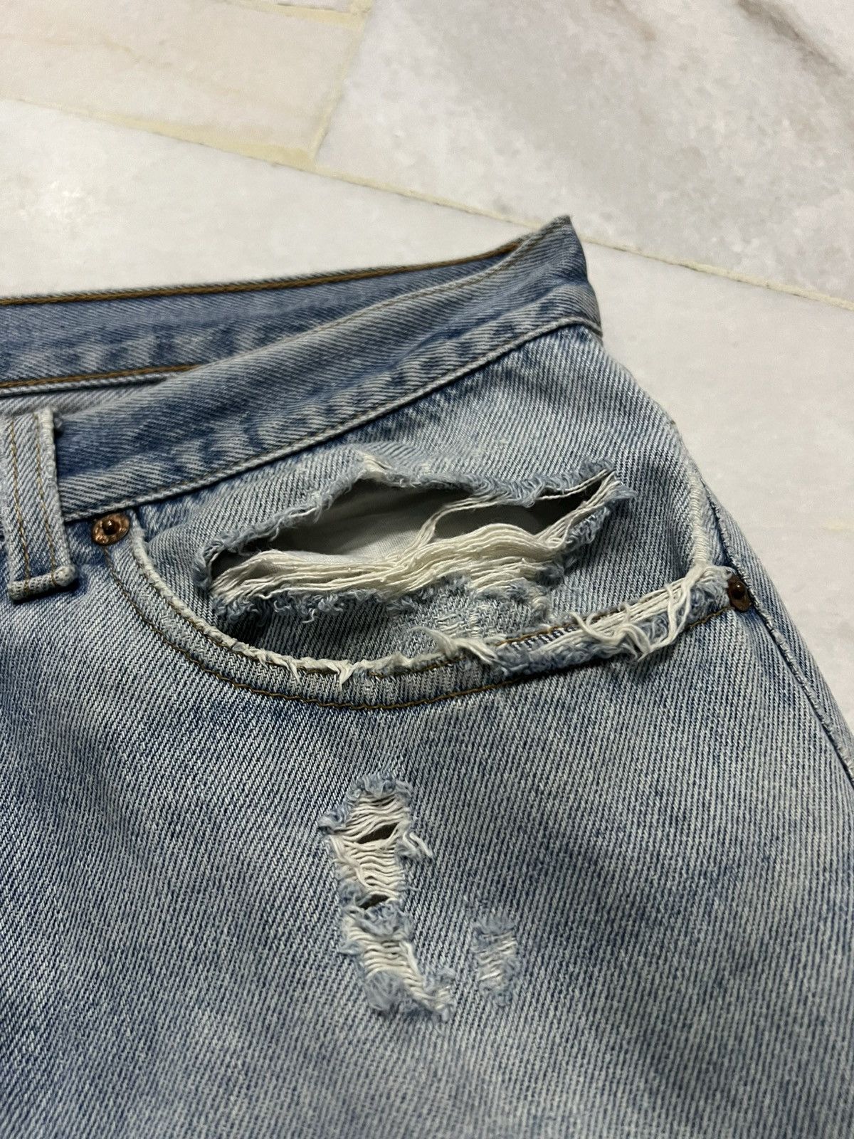 Levi's 💥90’s💥Vintage Levis 501XX Stone Wash Distress Jean USA Size US 35 - 9 Thumbnail