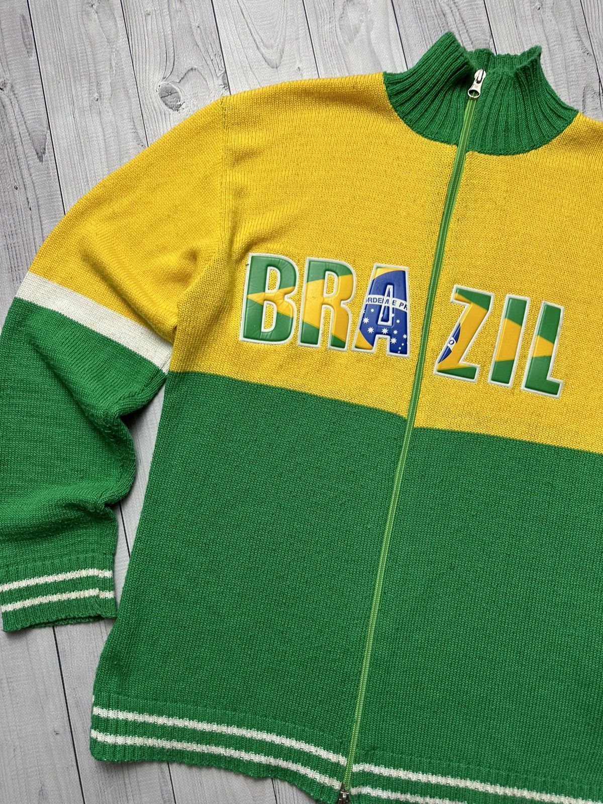 Vintage Vintage Brazil soccer zip Sweater rare logo size M Size US M / EU 48-50 / 2 - 2 Thumbnail