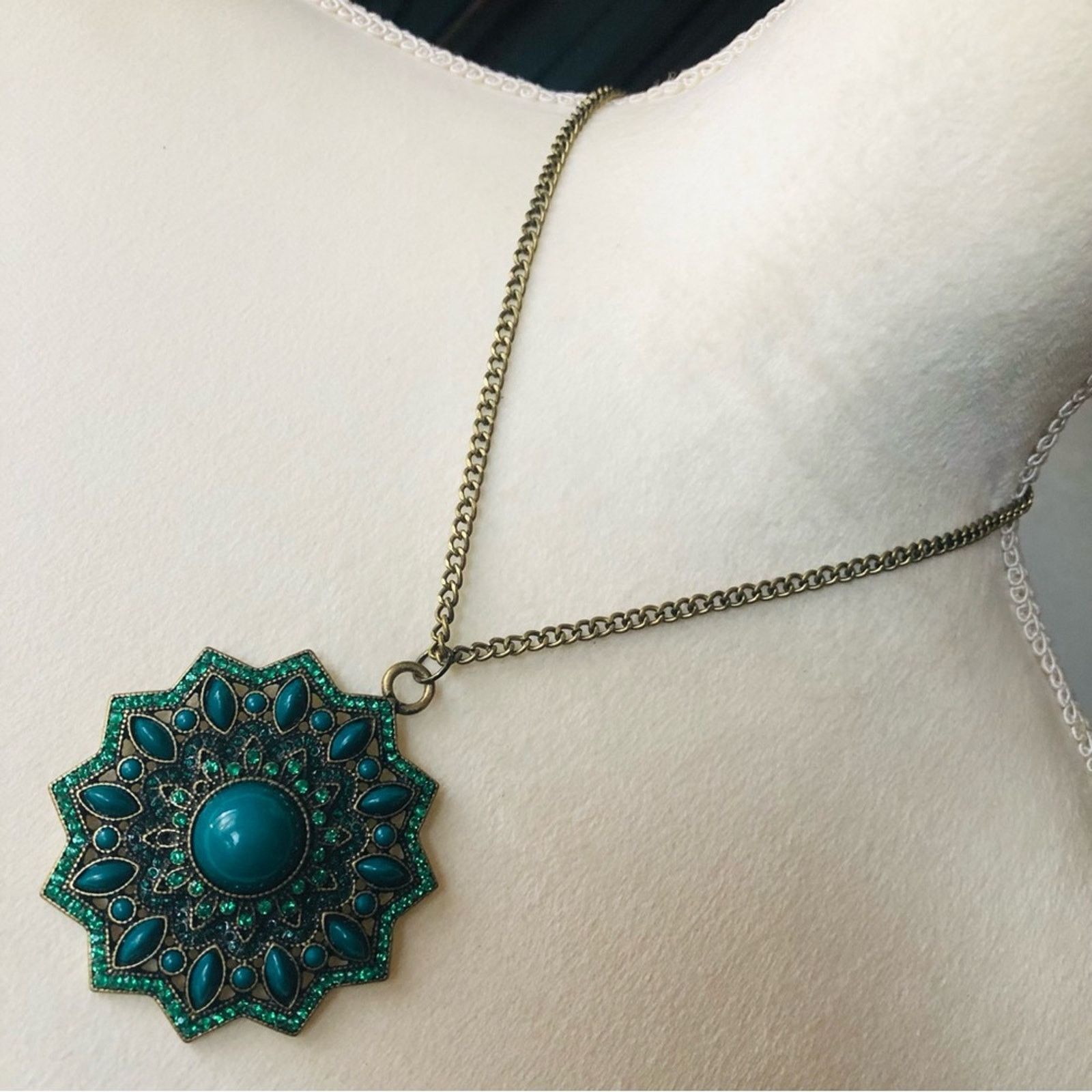 Jewelry Ballet rich emerald stone covered amulet necklace Size ONE SIZE - 1 Thumbnail