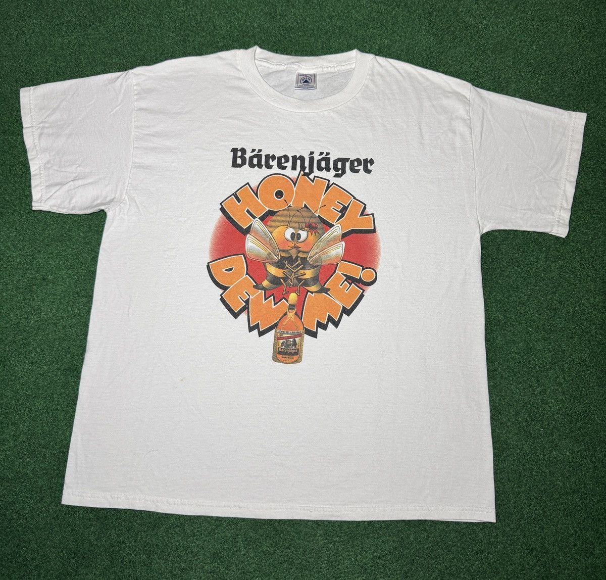Vintage Vintage 90s Barenjager Honey Bee Vodka Honey Dew Me T Shirt Size US L / EU 52-54 / 3 - 1 Thumbnail