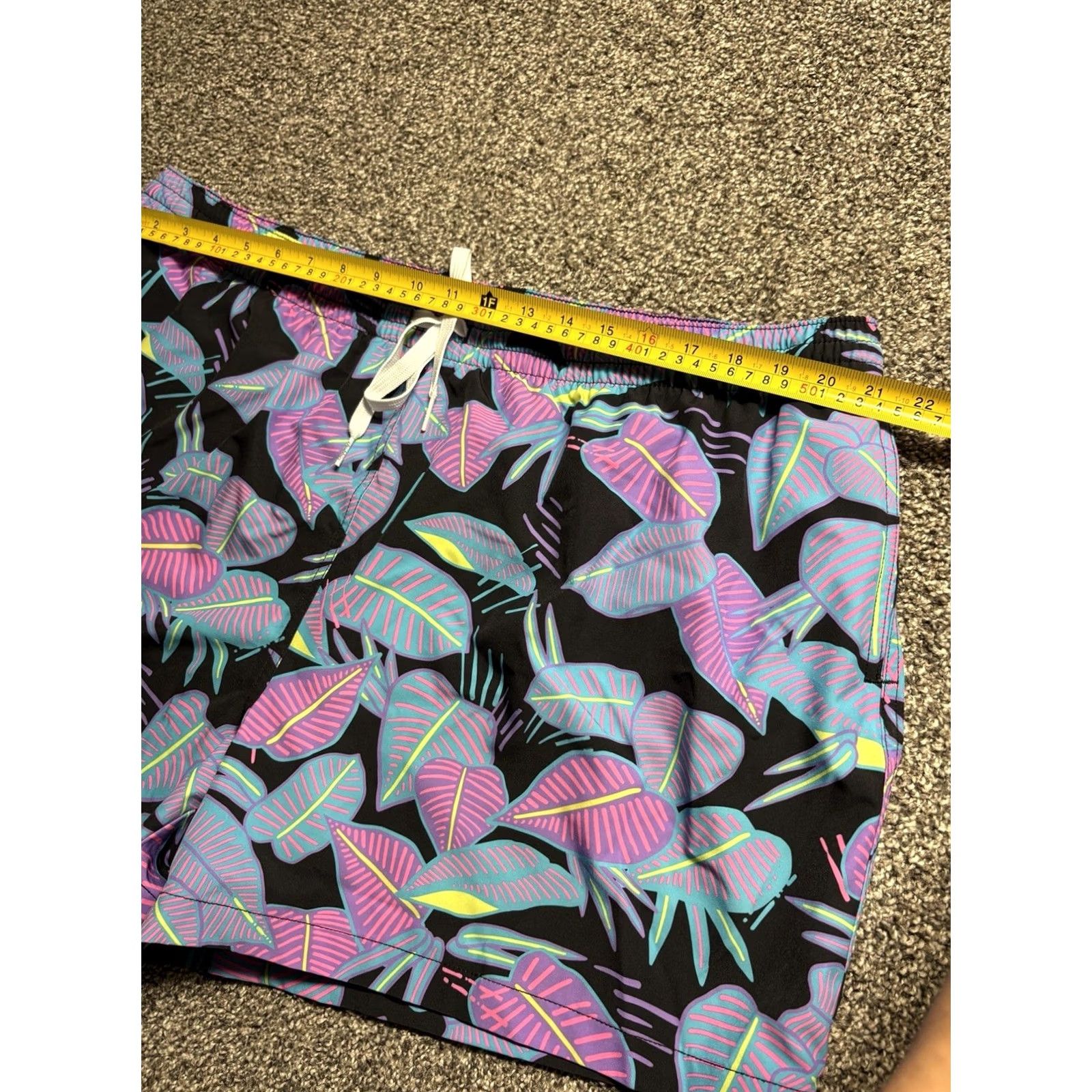 Chubbies Chubbies Shorts Mens 3XL Floral 4” Inseam Lined Drawstring Beach Tropical Size US 39 - 4 Thumbnail