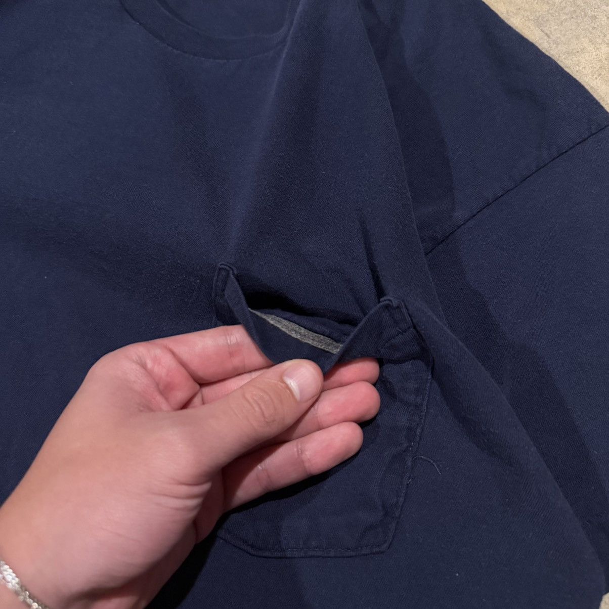 Gap Vintage 80s Gap Faded Blank Selvedge Pocket Tee Grunge ERD Size US L / EU 52-54 / 3 - 4 Thumbnail