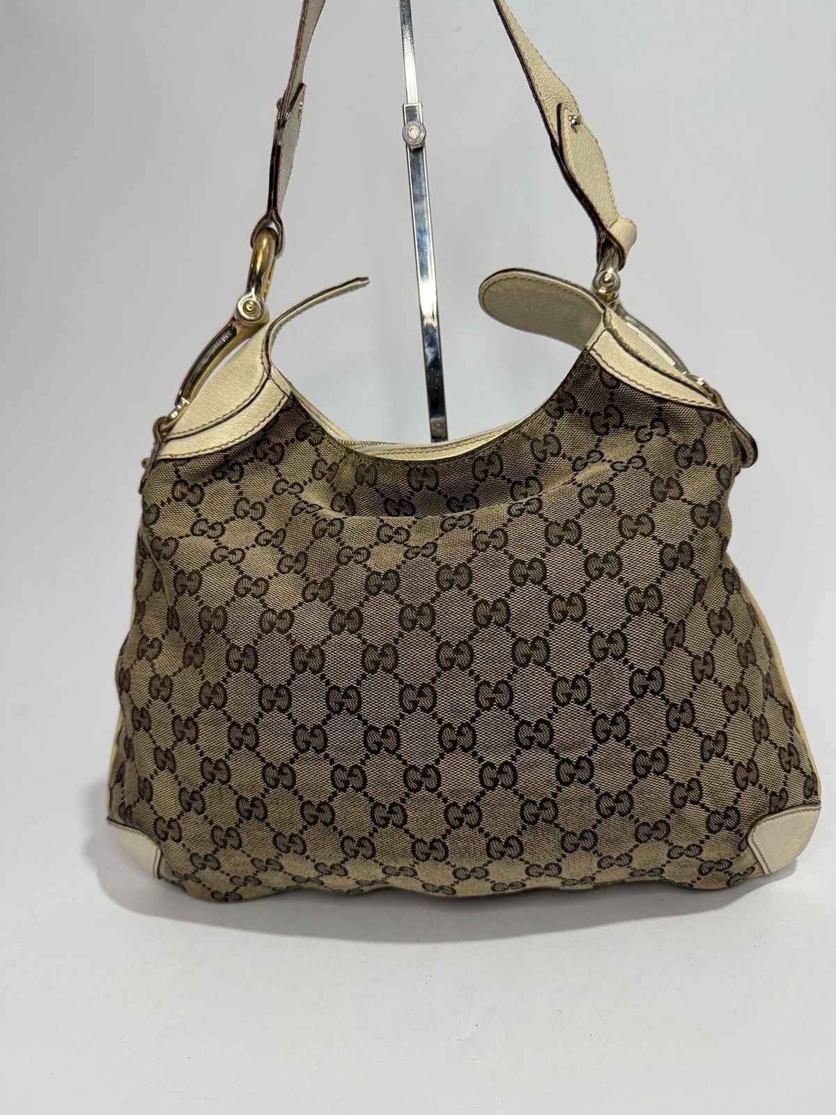 Gucci GUCCI Beige/White GG Canvas Horsebit Creole Hobo Bag Size ONE SIZE - 1 Thumbnail